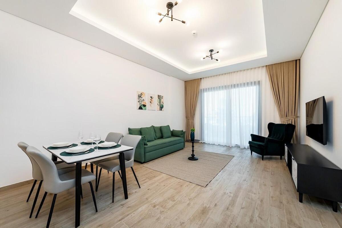 Walk Planet View 1br * Dubai