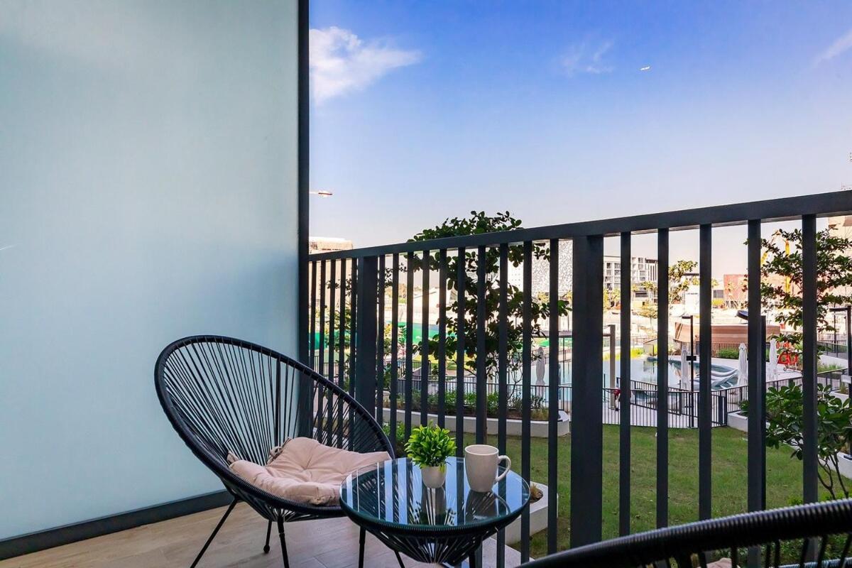 Walk Planet View 1br Dubai