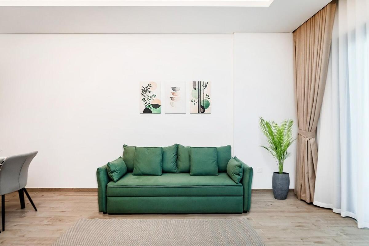 Walk Planet View 1br * Dubai