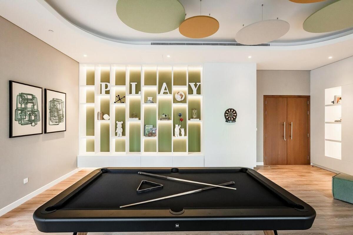 Walk Planet View 1br Dubai