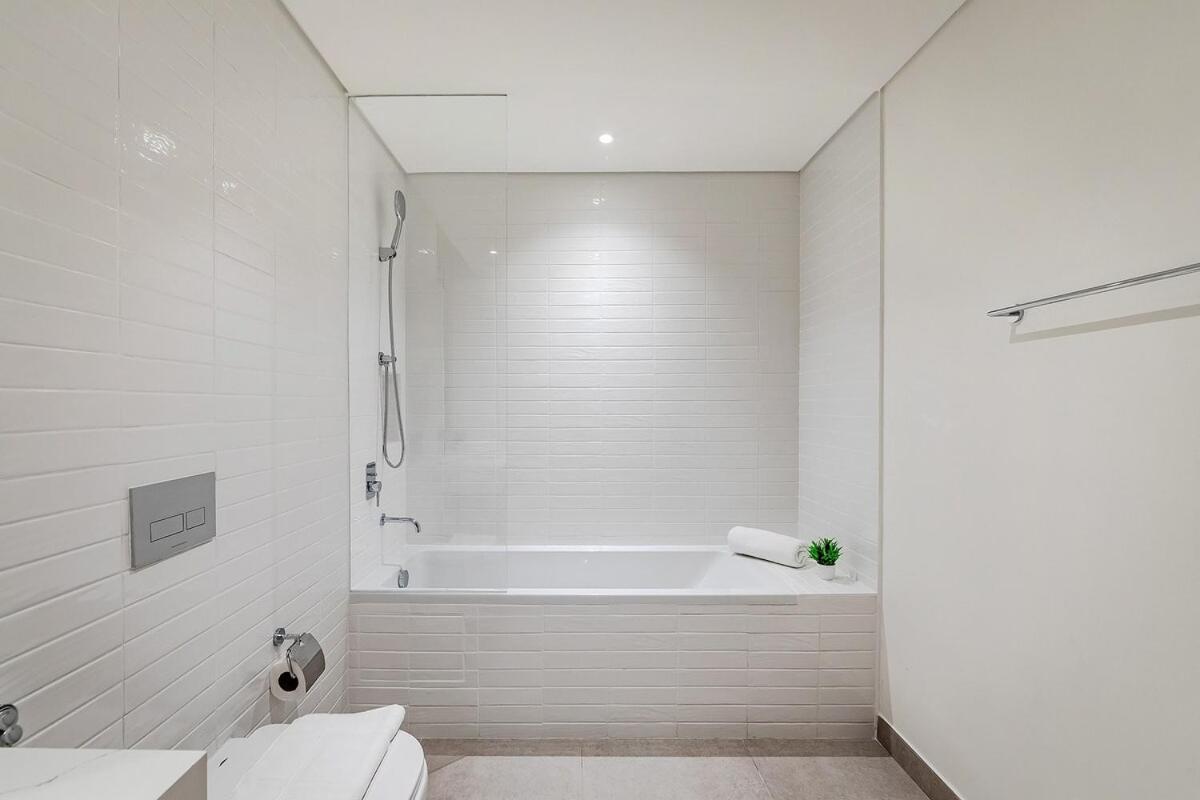 Walk Planet View 1br * Dubai