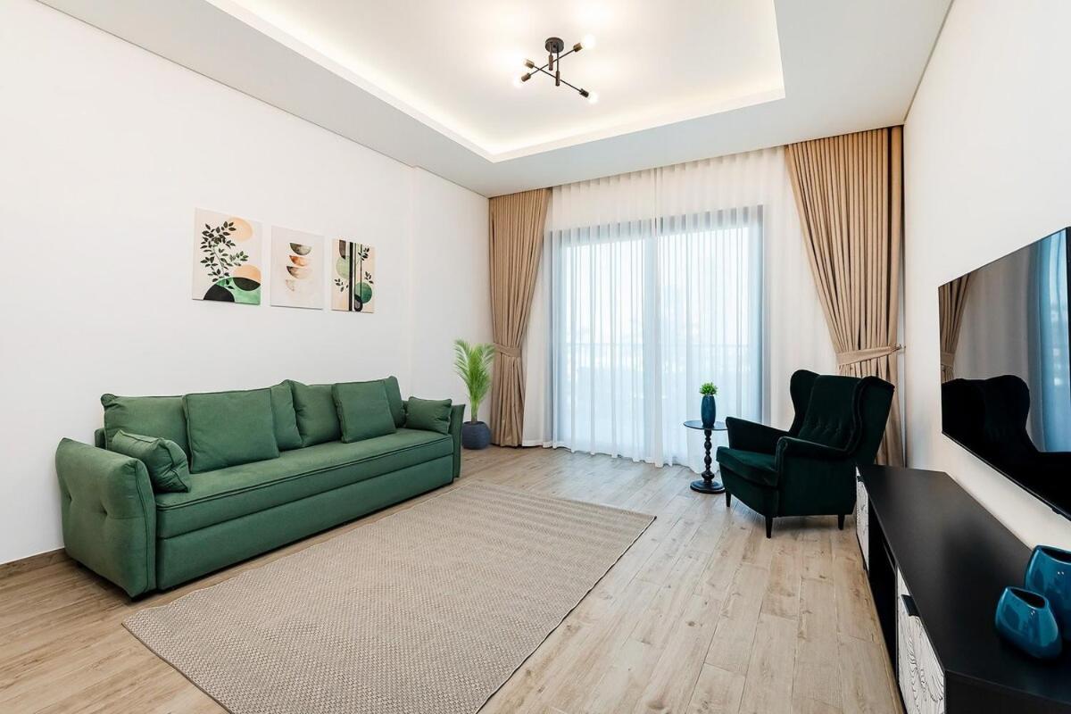 Walk Planet View 1br Dubai