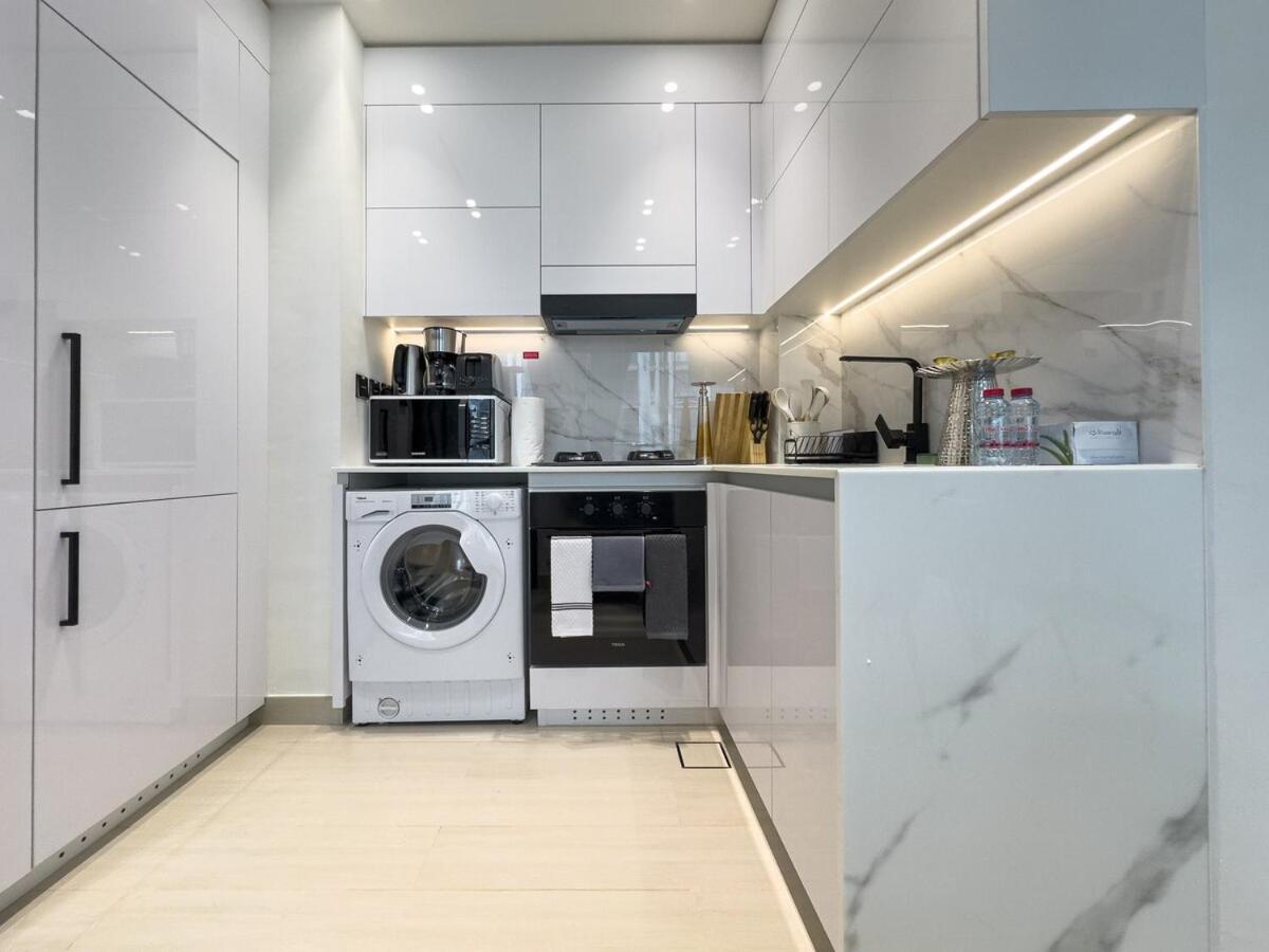 Luxury 1 Bdr - Binghatti House, Jvc Dubai