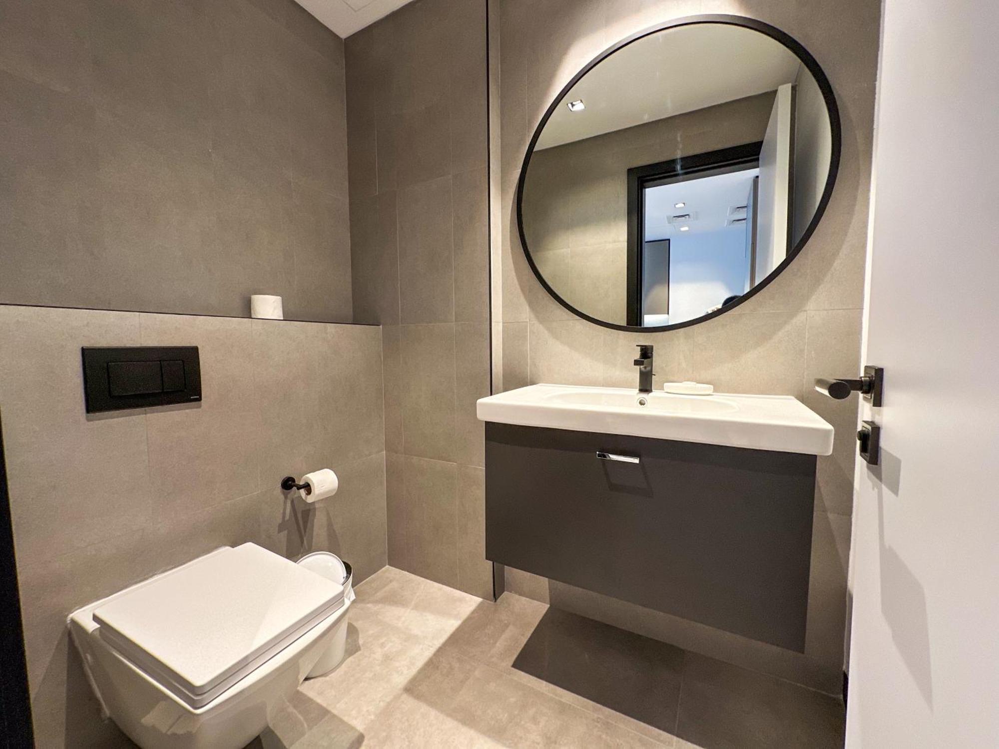 Luxury 1br In 15 Northside Tower With Canal View 4ab03 Apartment *