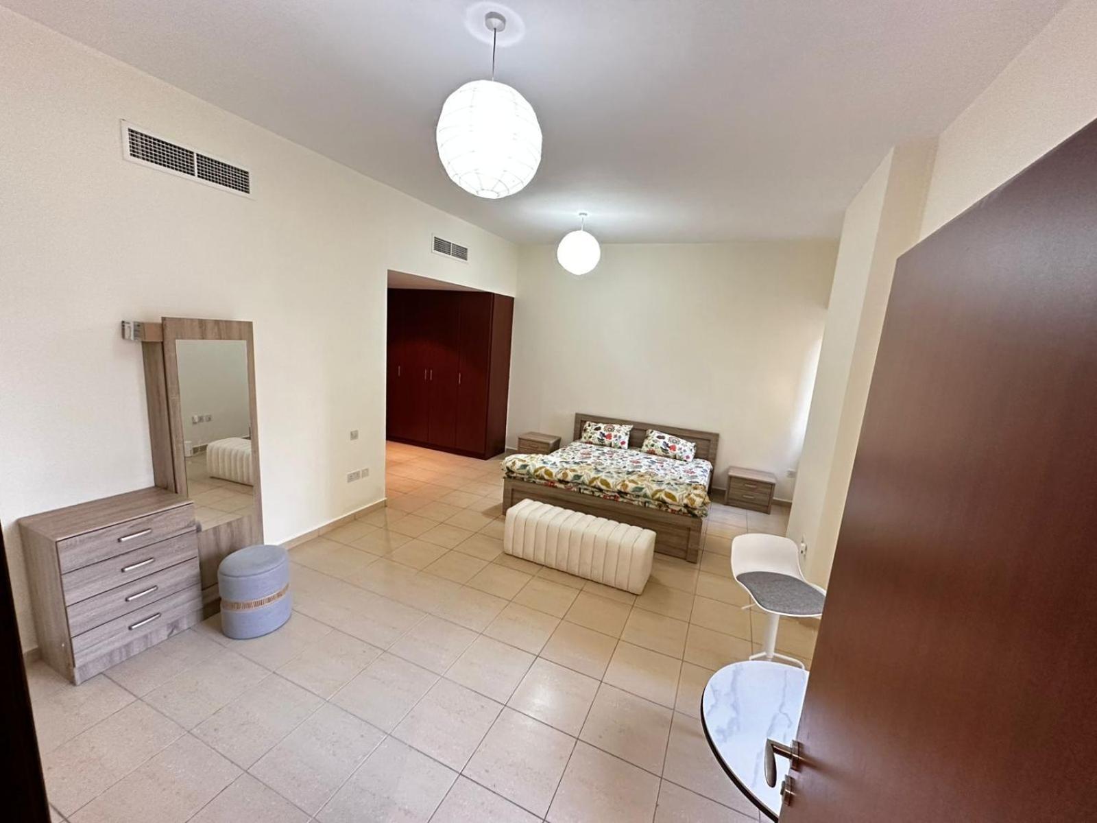 Jbr Walk - Master Bed Separate Facilities Near Tram Guest house Dubai