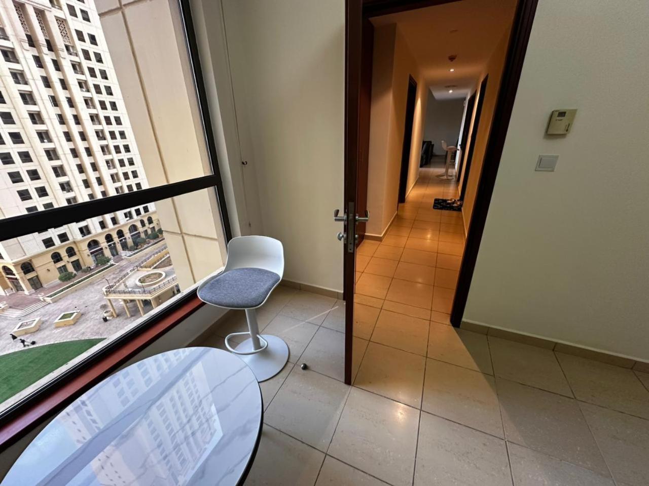 Jbr Walk - Master Bed Separate Facilities Near Tram Guest house
