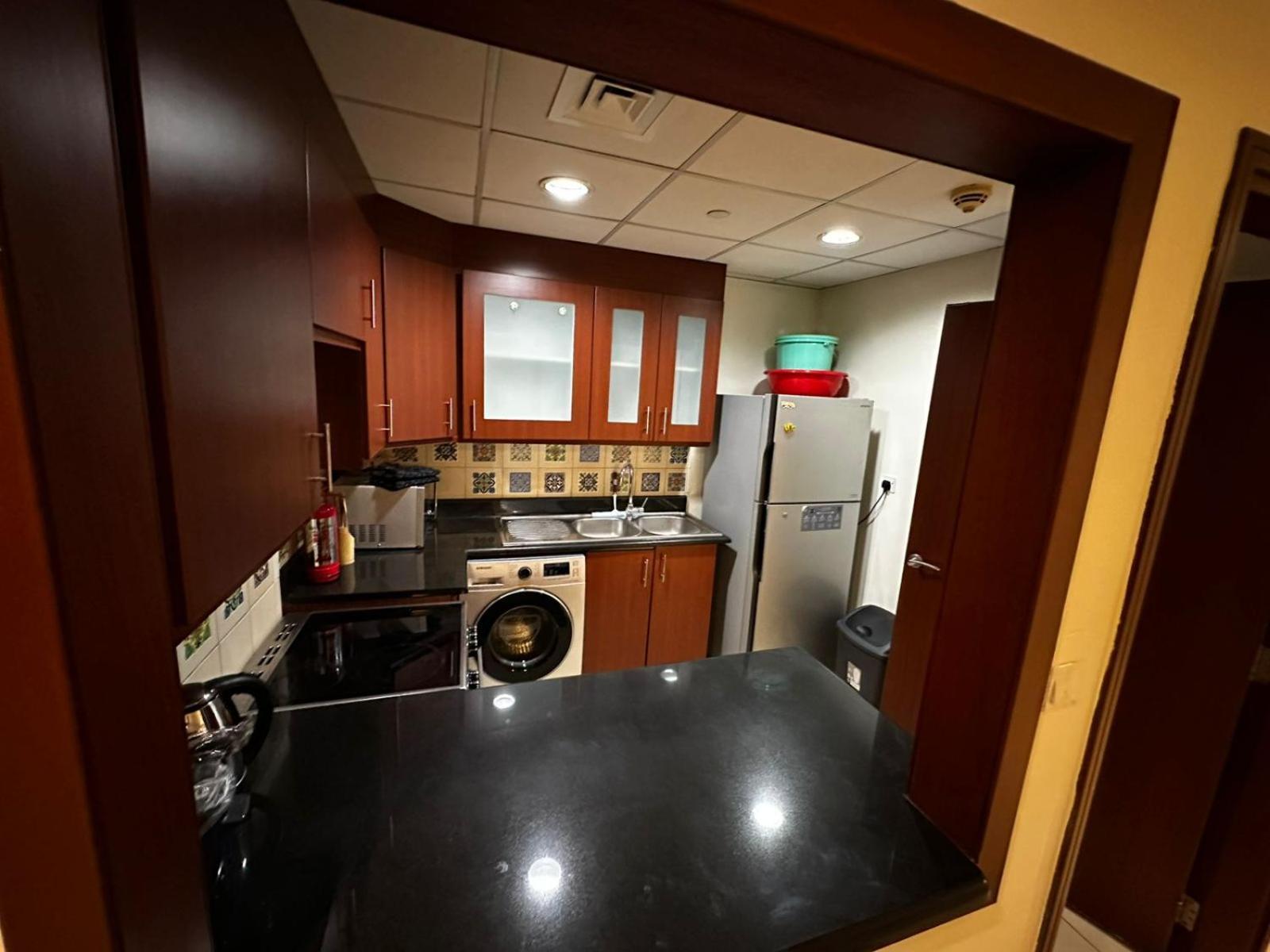 Jbr Walk - Master Bed Separate Facilities Near Tram Dubai