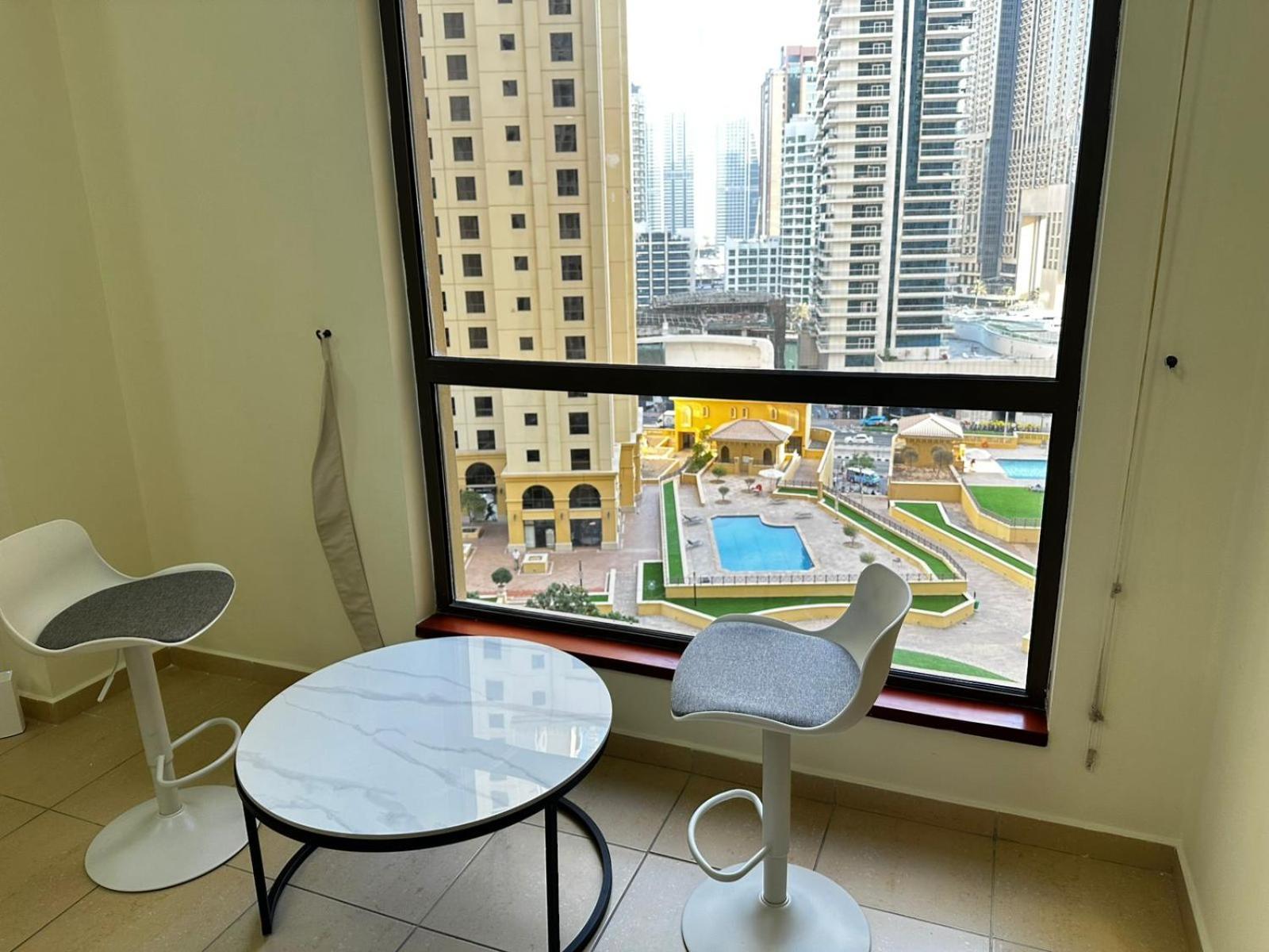Jbr Walk - Master Bed Separate Facilities Near Tram Guest house *