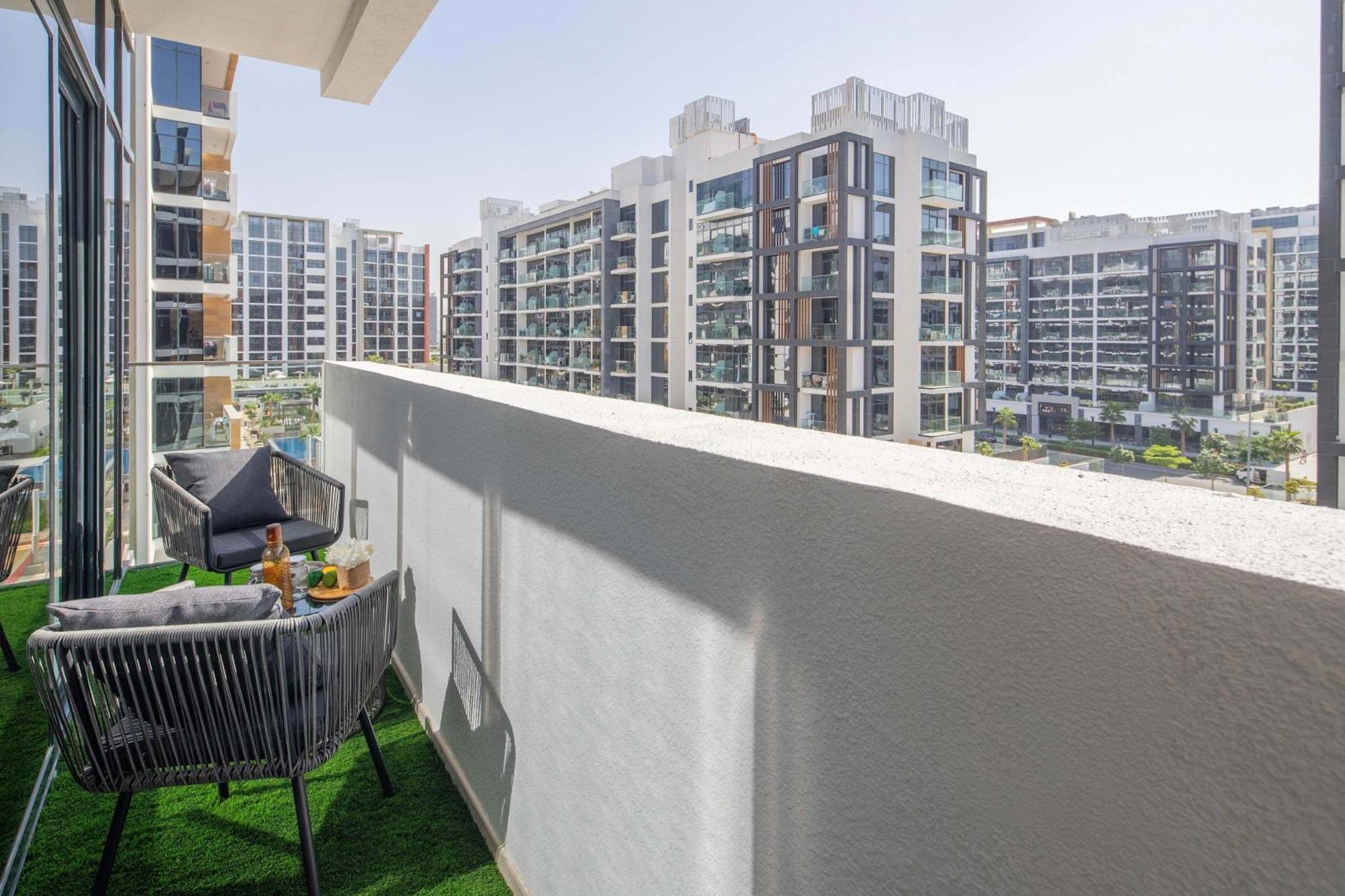 Apartment Frank Porter - Azizi Riviera 26