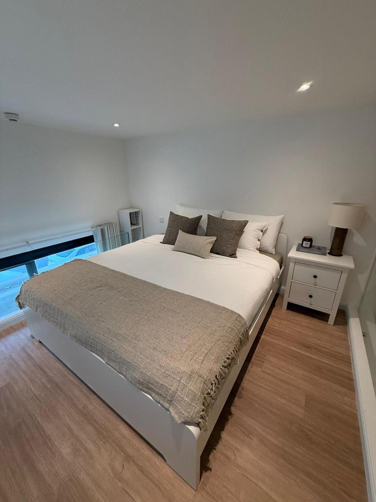 Stunning New Loft In Jvc Apartment *