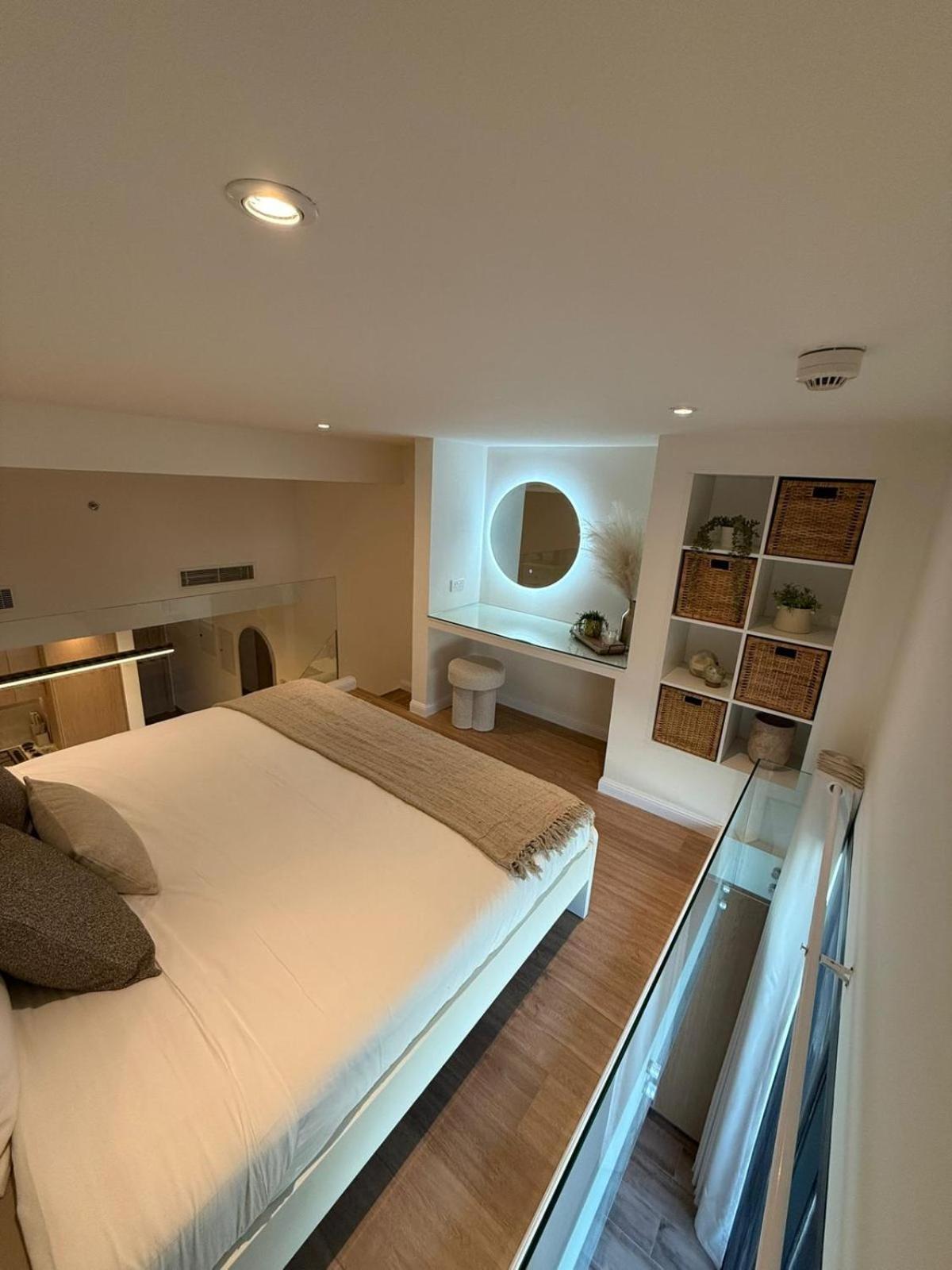 Stunning New Loft In Jvc Apartment