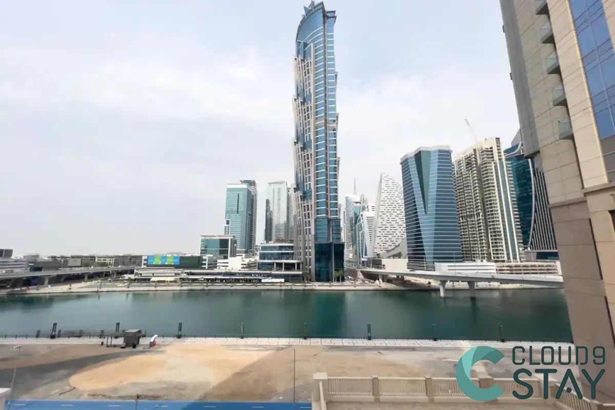 Cloud 9 - Luxurious 1 Bedroom In Business Bay *