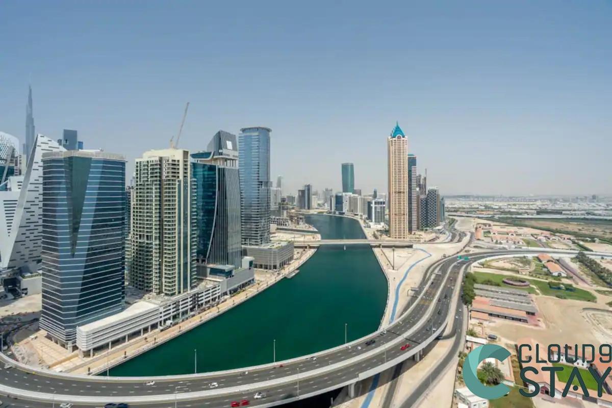 Cloud 9 - Luxurious 1 Bedroom In Business Bay Apartment *