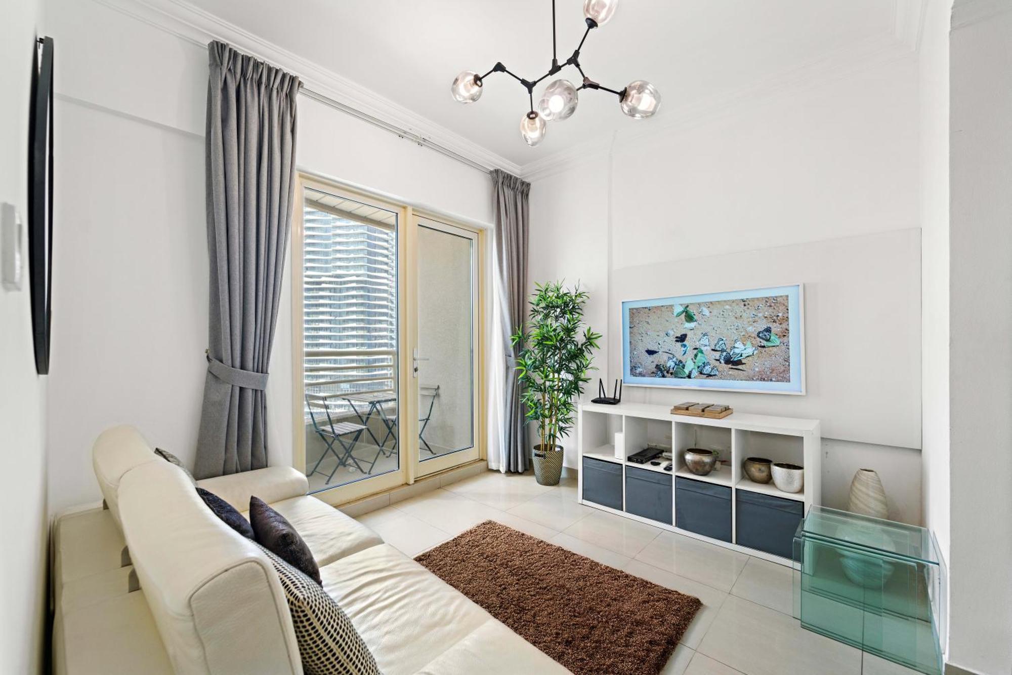 Apartment Lovely 1br In Manchester Tower With Pool And Gym Dubai
