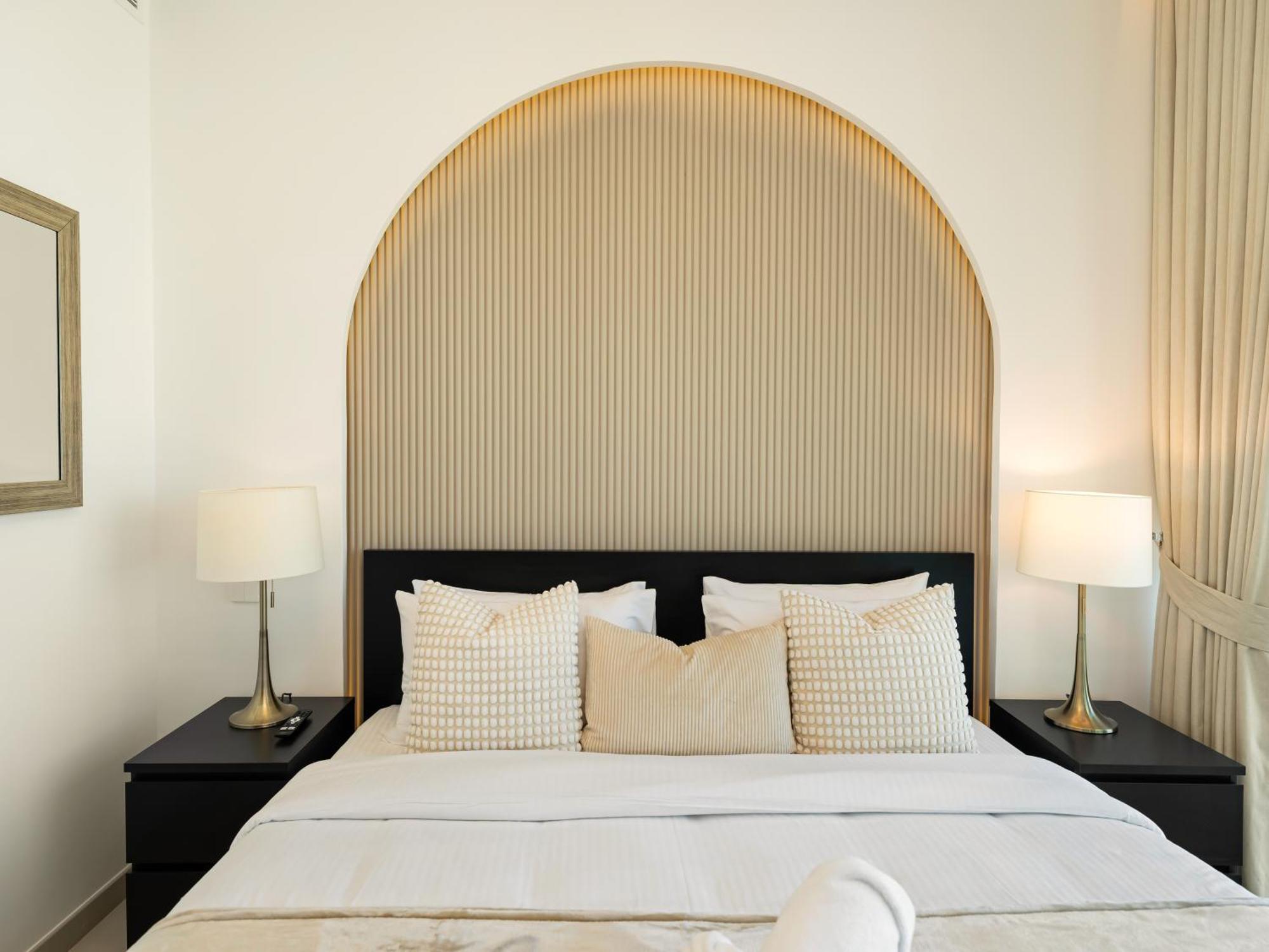 Lux 3br Maid With Burj View Mall Connect Dubai