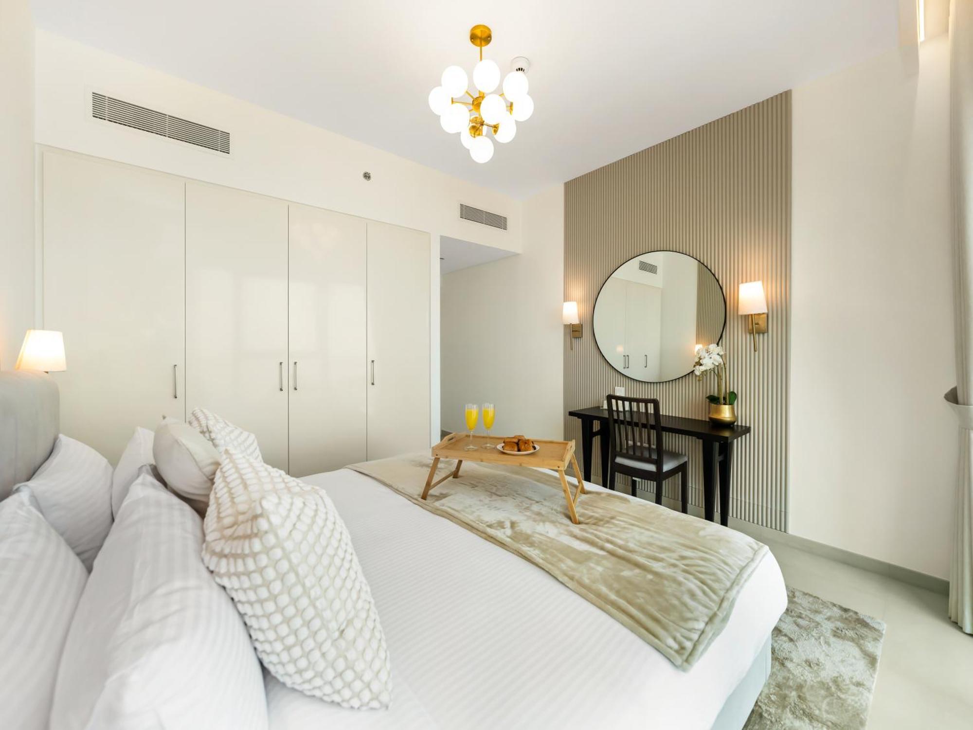 Lux 3br Maid With Burj View Mall Connect Apartment *