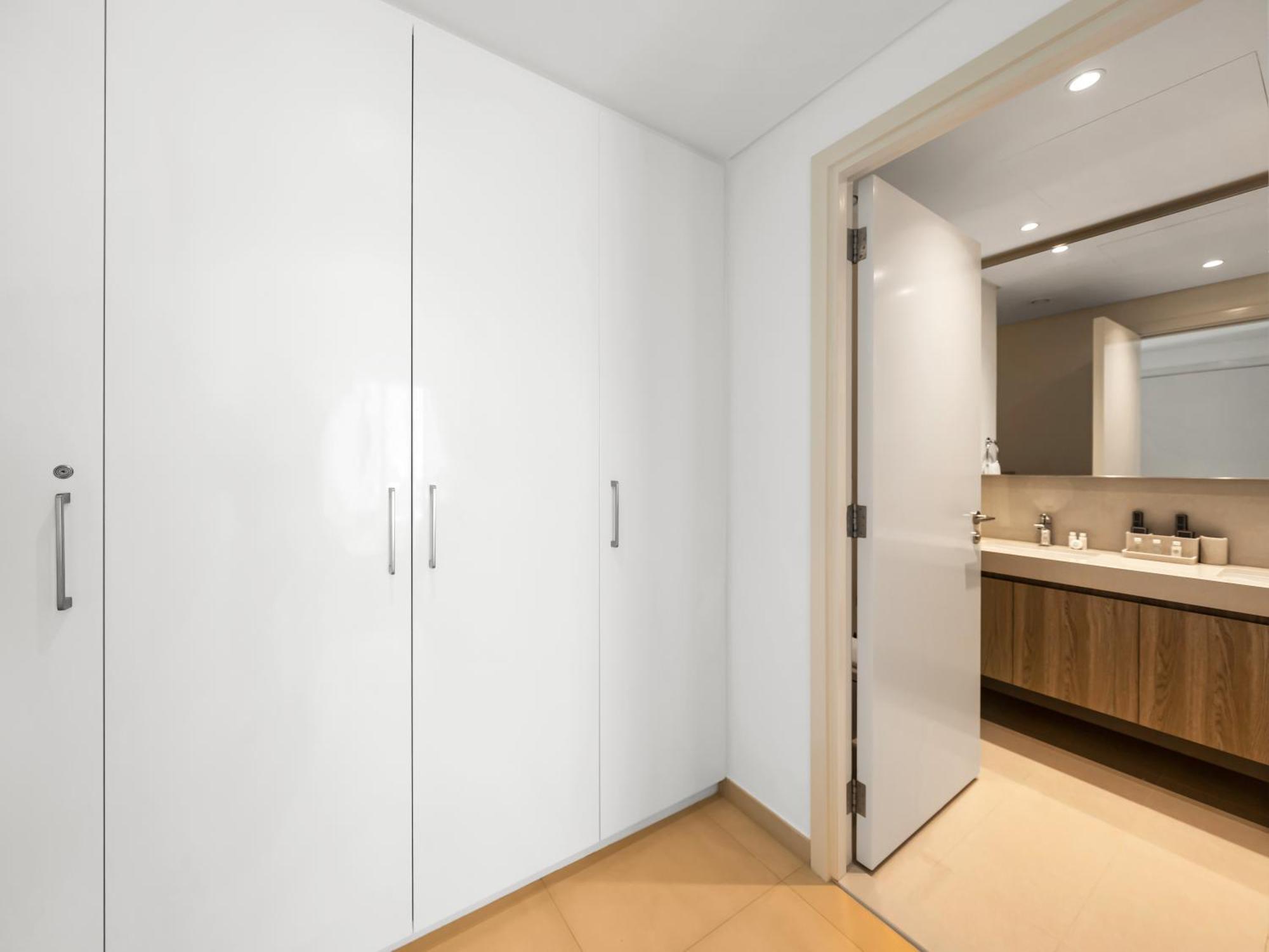 Lux 3br Maid With Burj View Mall Connect Apartment