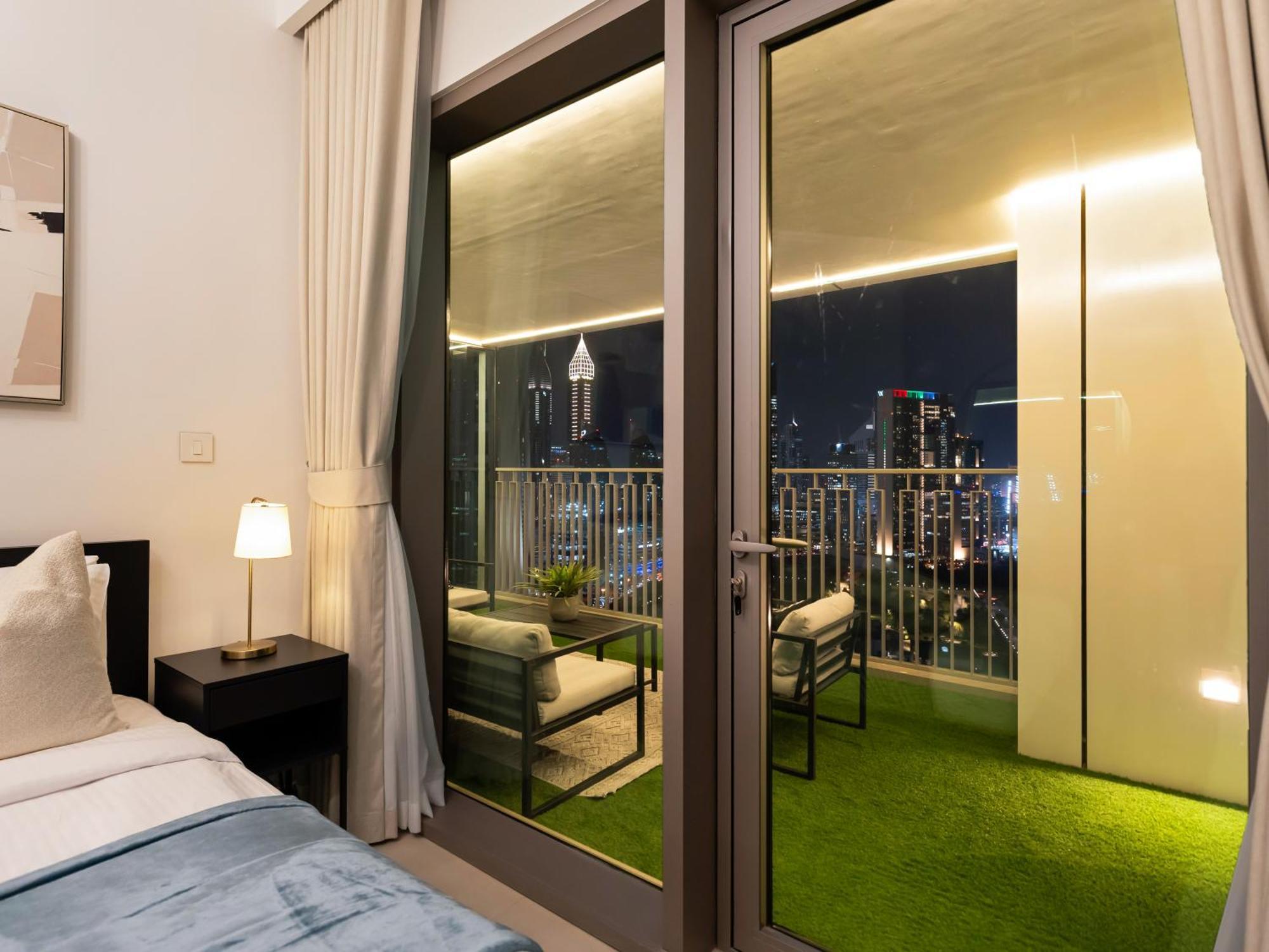 Lux 3br Maid With Burj View Mall Connect Dubai