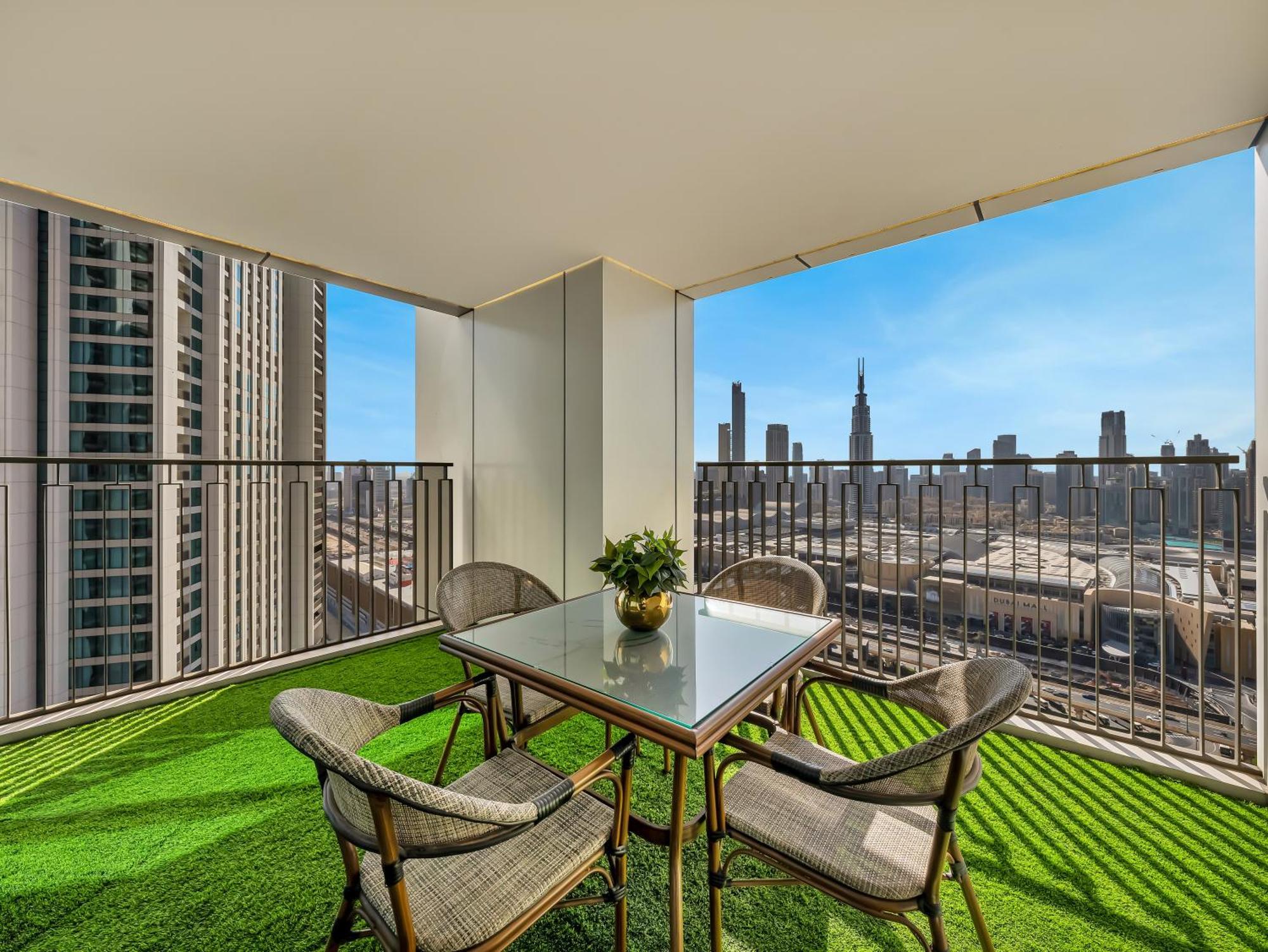 Lux 3br Maid With Burj View Mall Connect Dubai