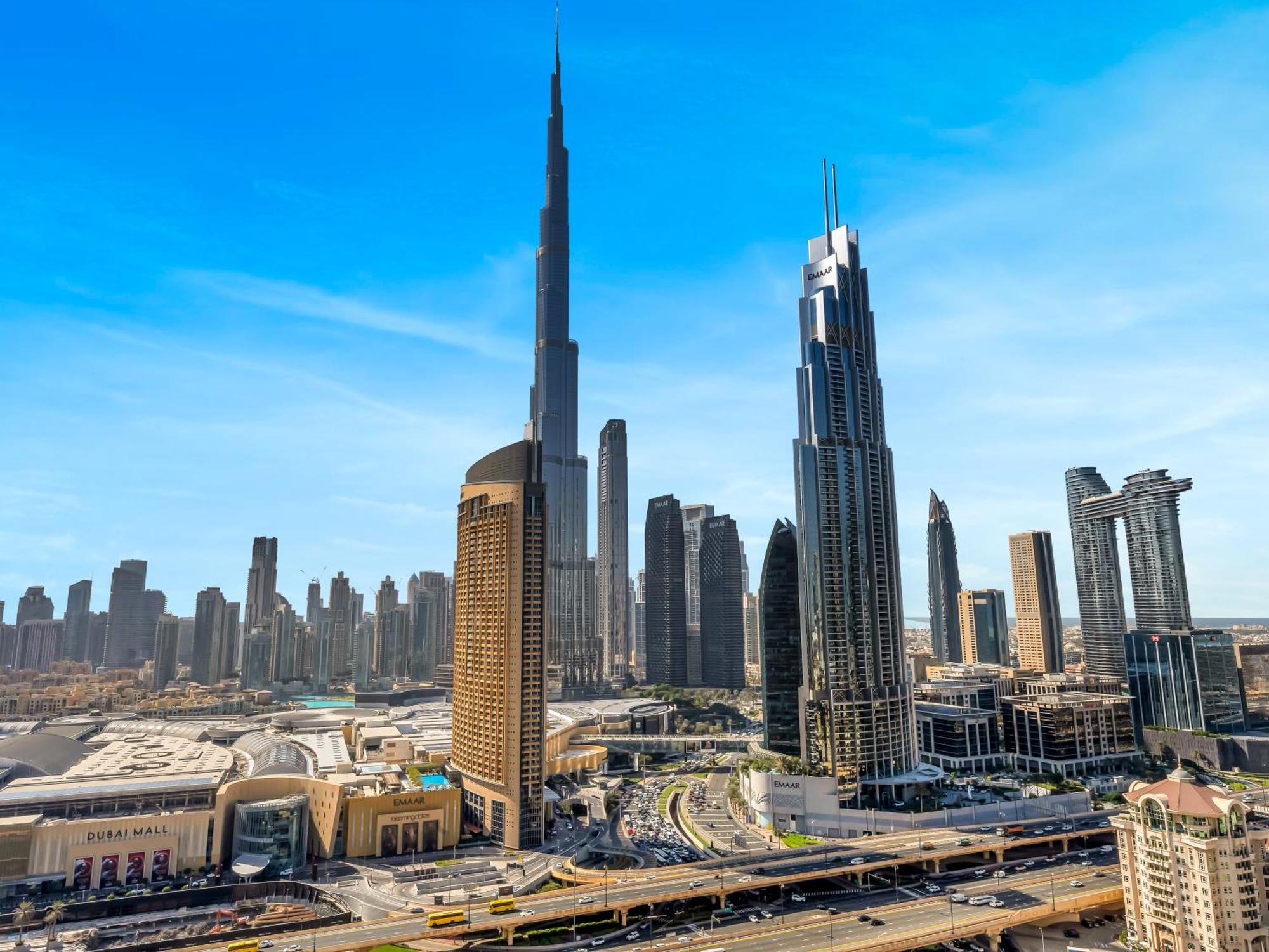 Lux 3br Maid With Burj View Mall Connect *