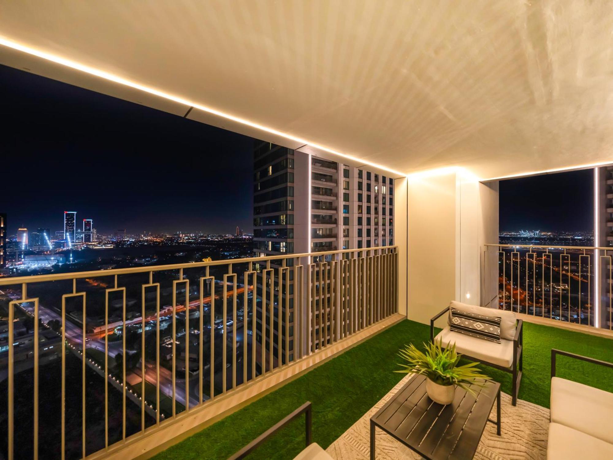 Lux 3br Maid With Burj View Mall Connect * Dubai