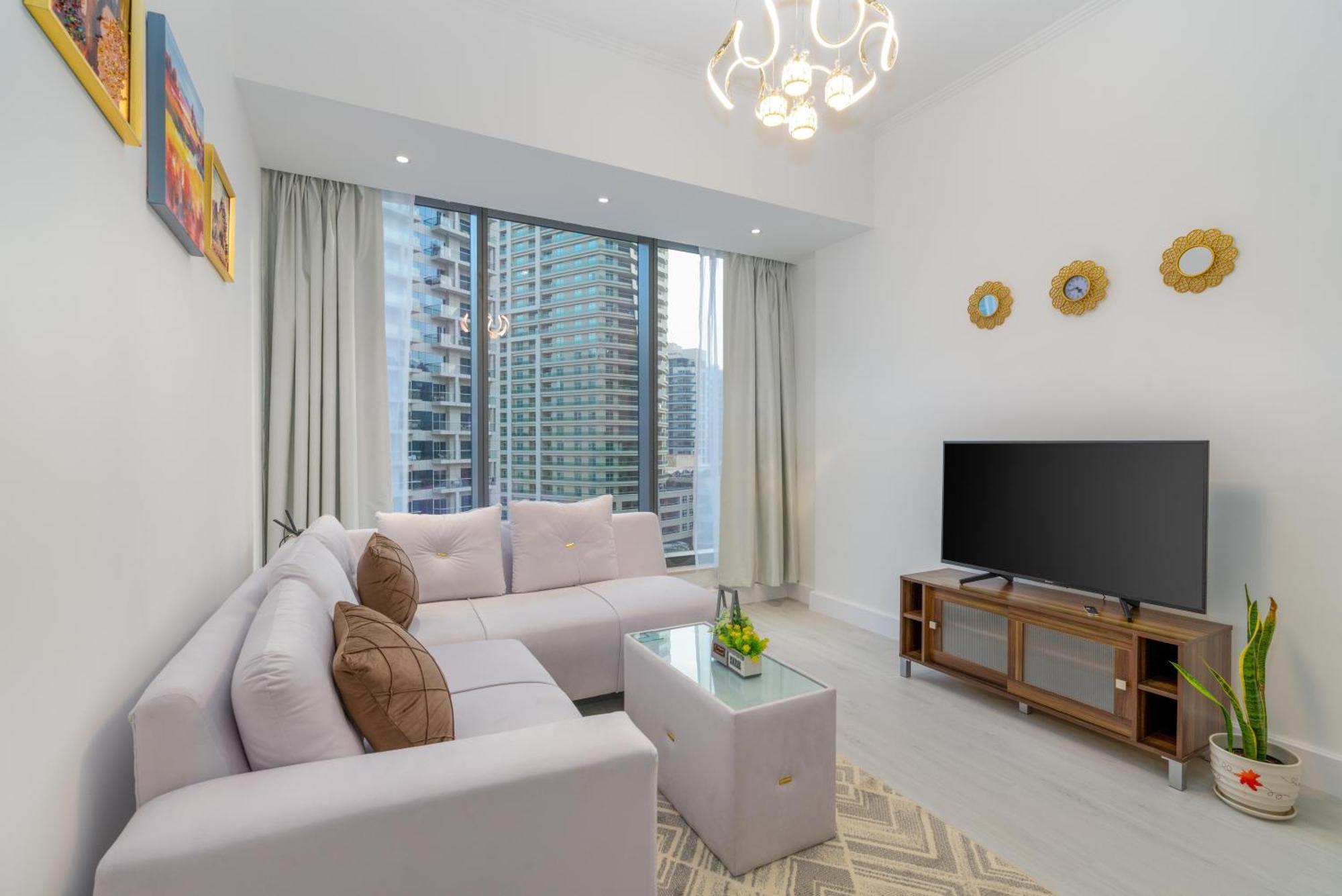 Apartment White Sage Opulence At Silverene Towers 1br Marina *