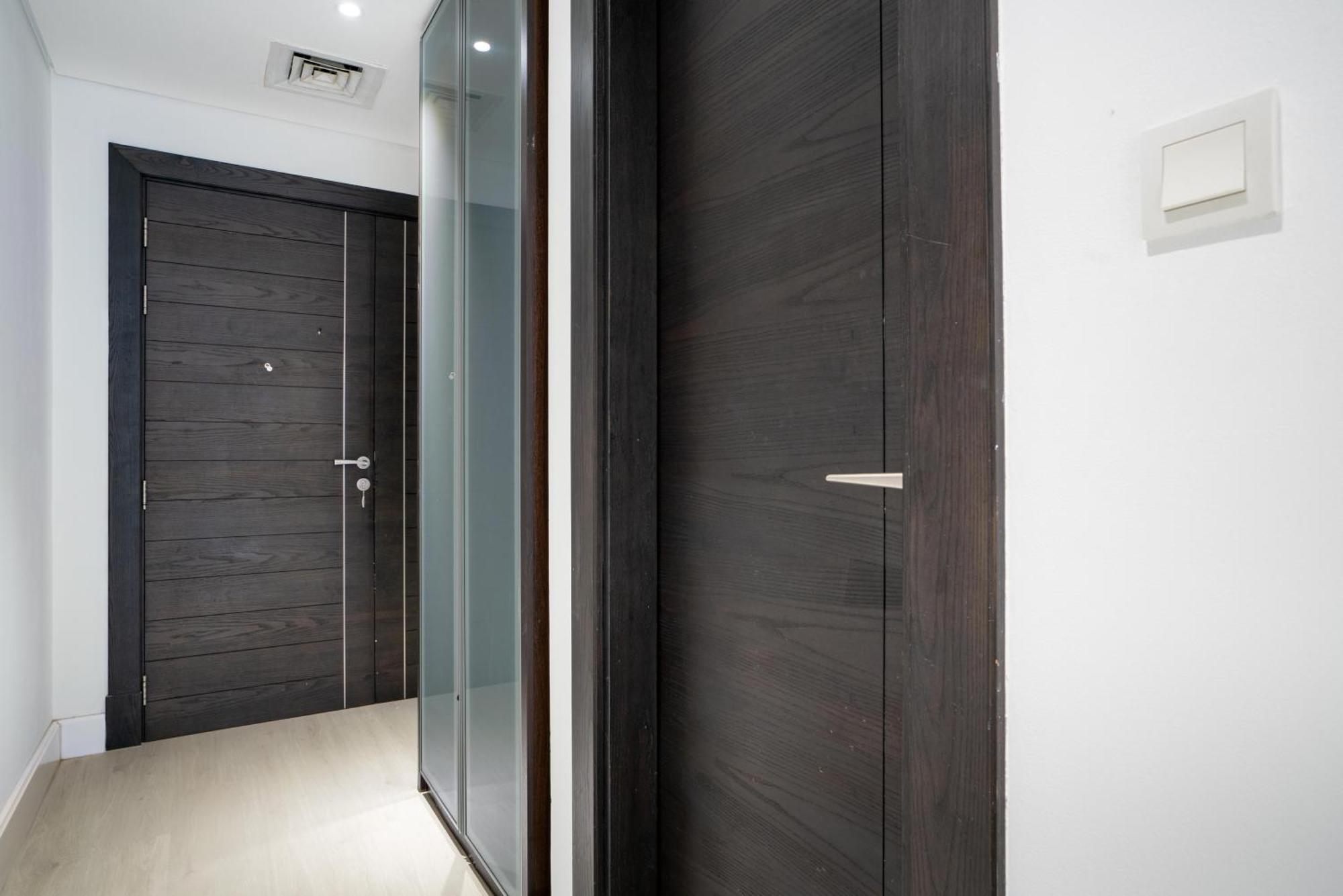 White Sage Opulence At Silverene Towers 1br Marina Apartment Dubai
