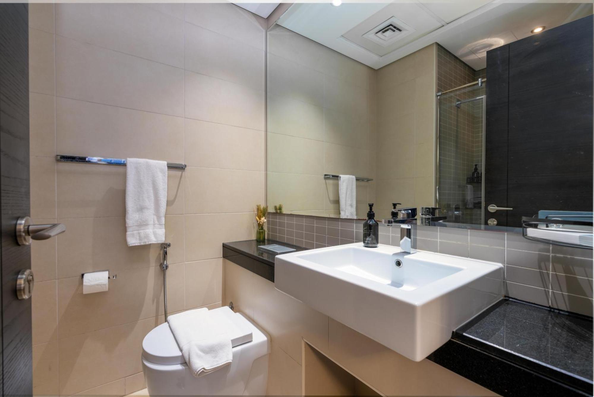 White Sage Opulence At Silverene Towers 1br Marina Dubai