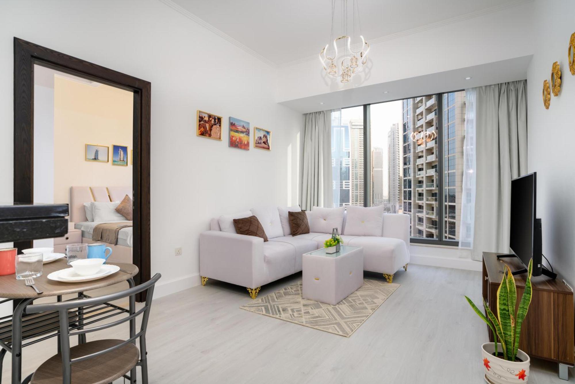 White Sage Opulence At Silverene Towers 1br Marina Apartment