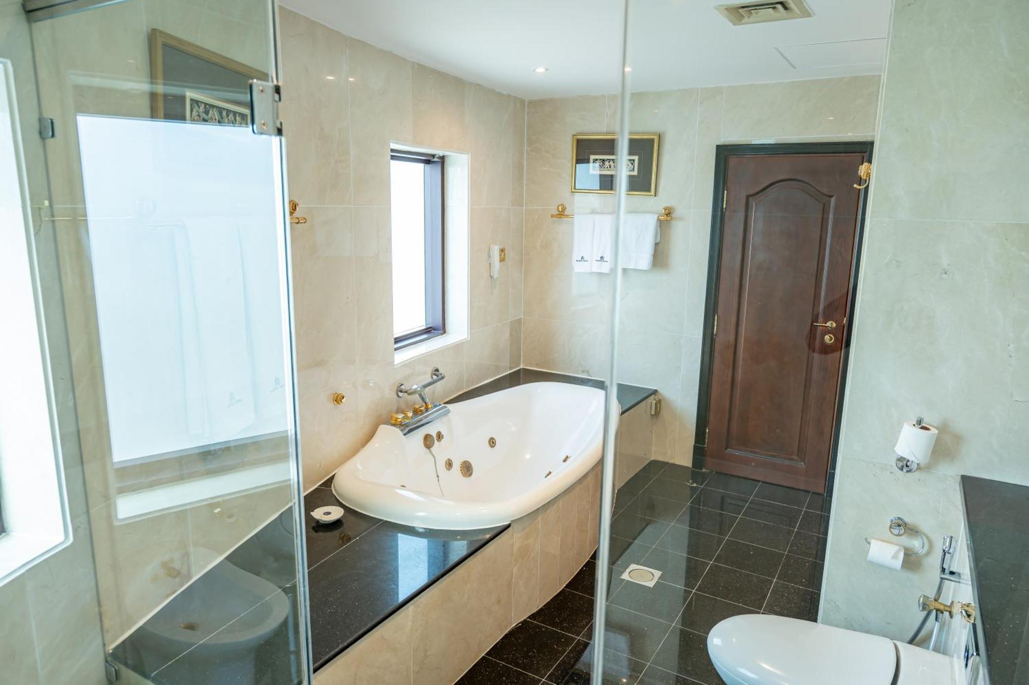 Hotel Majestic Cove - Formerly Le Meridien Fairway Dubai