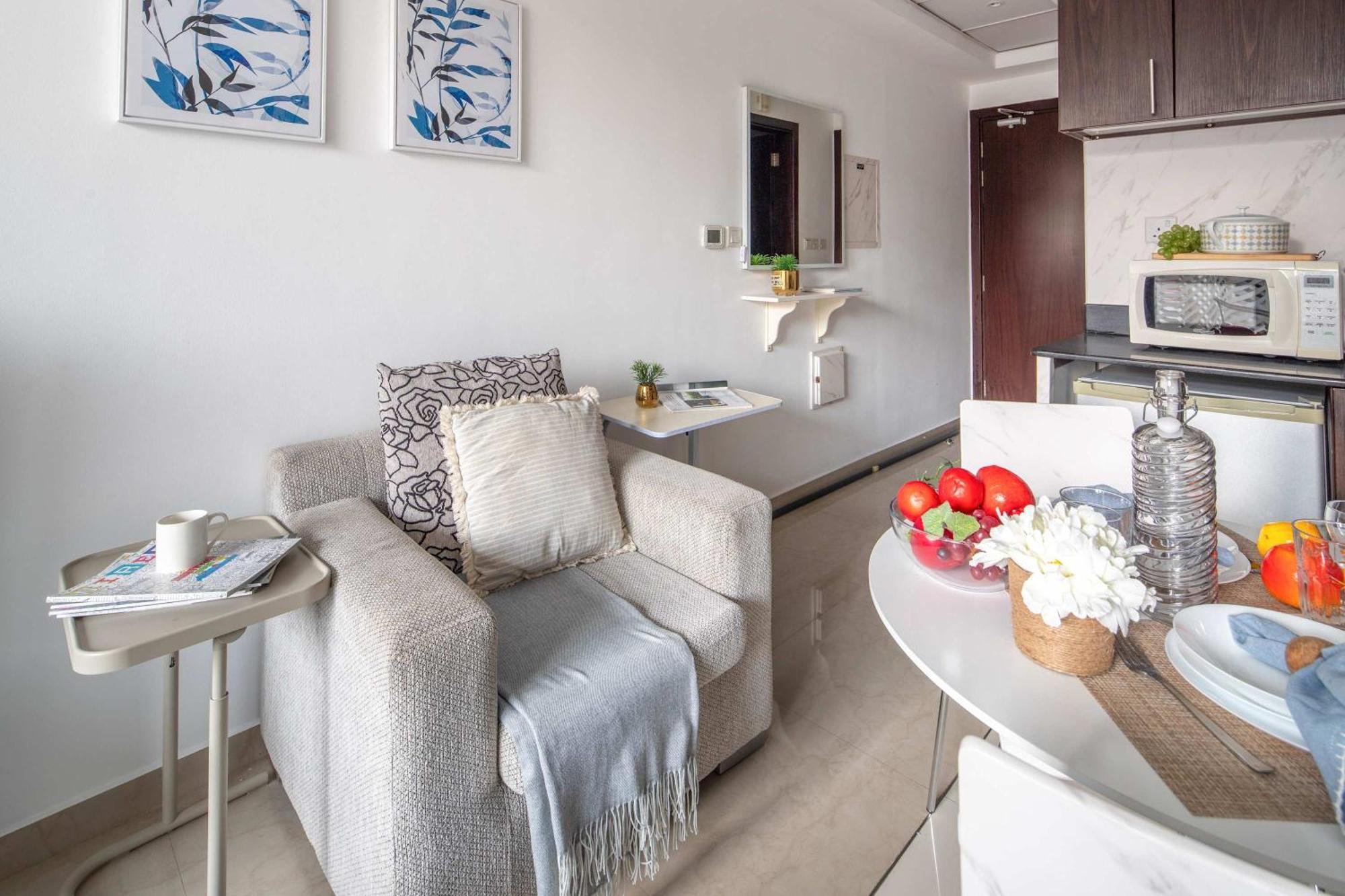 Frank Porter - Hanover Square Dubai