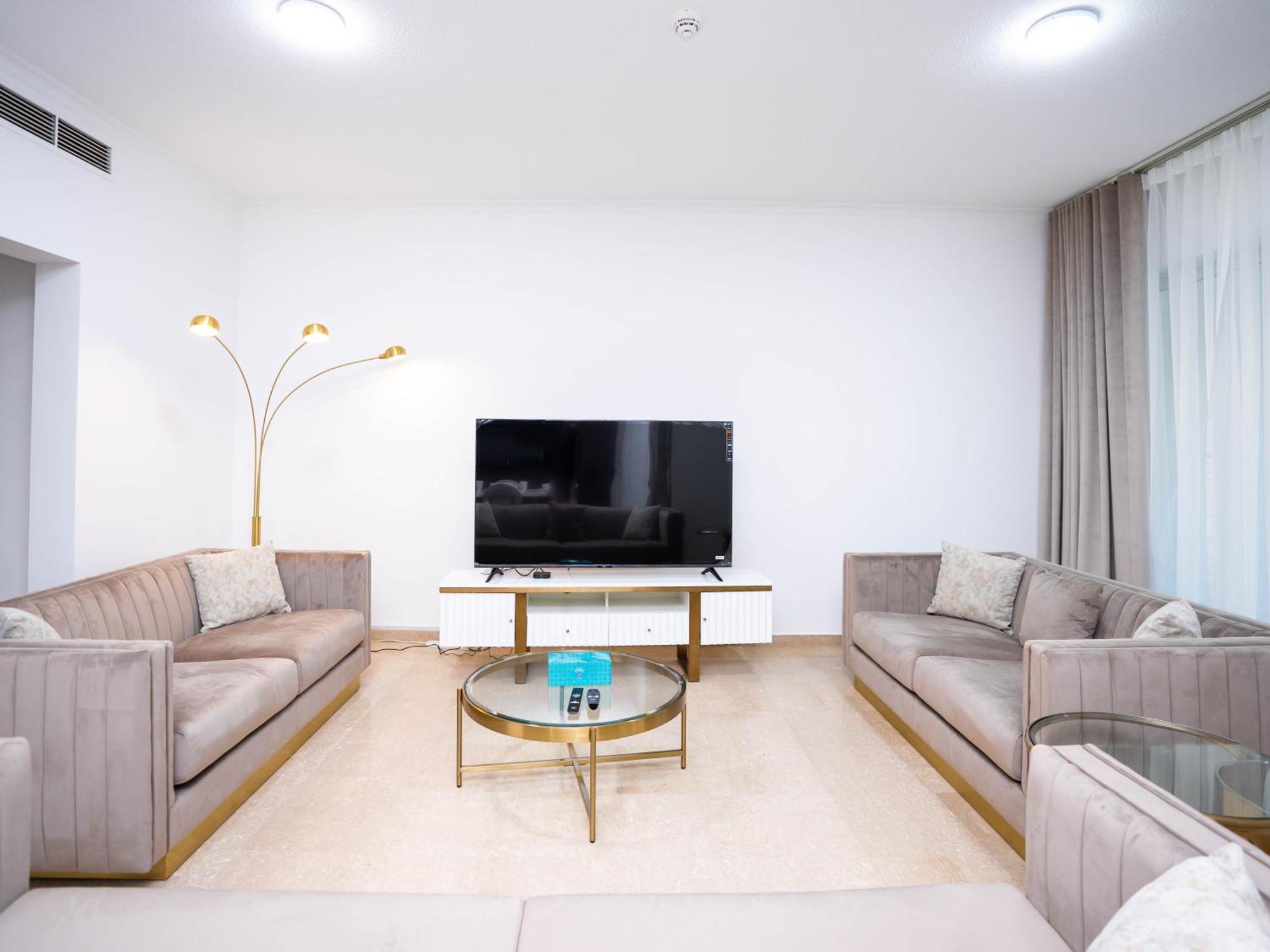Holidays R Us 3 Bedroom Premium Location Apartment