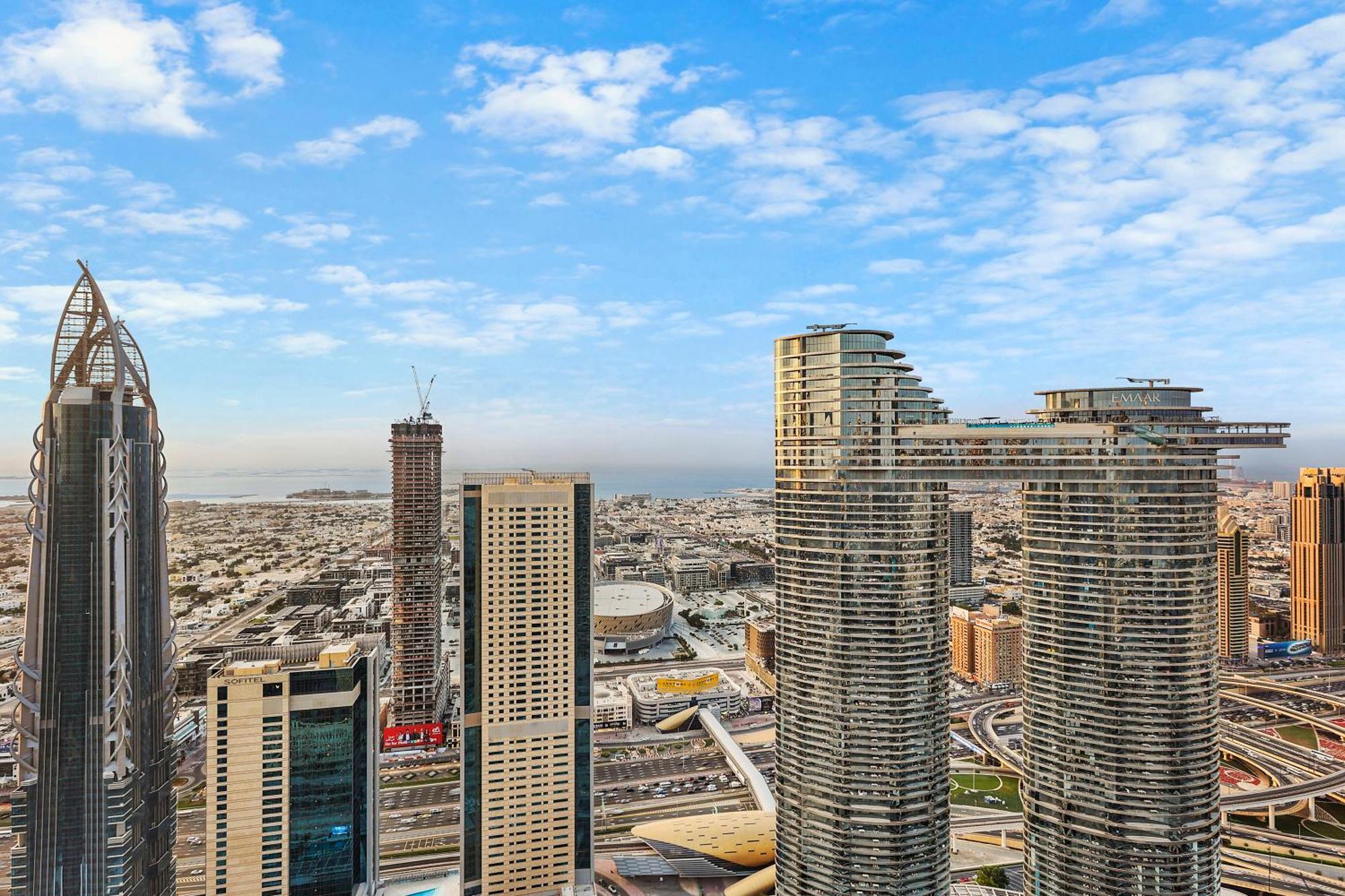 First Class 2br With Full Skyline & Sea View *