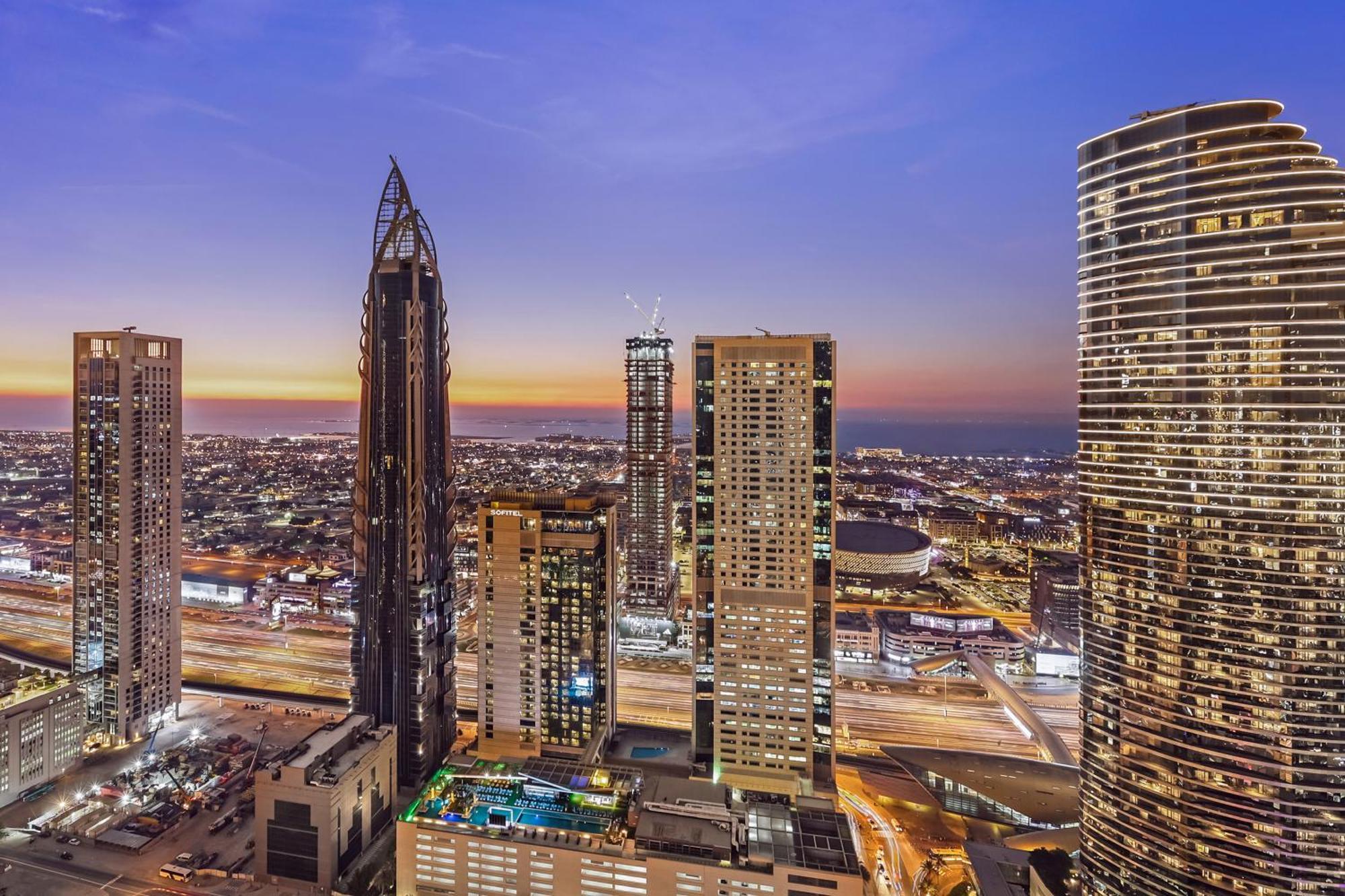 First Class 2br With Full Skyline & Sea View