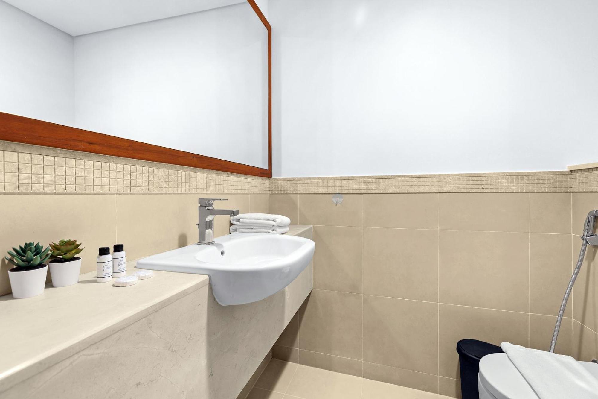 First Class 2br With Full Skyline & Sea View