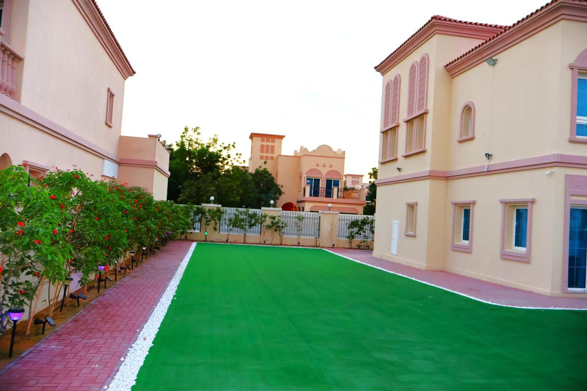 Holiday home Fully Furnished Garden 2 Bedroom *