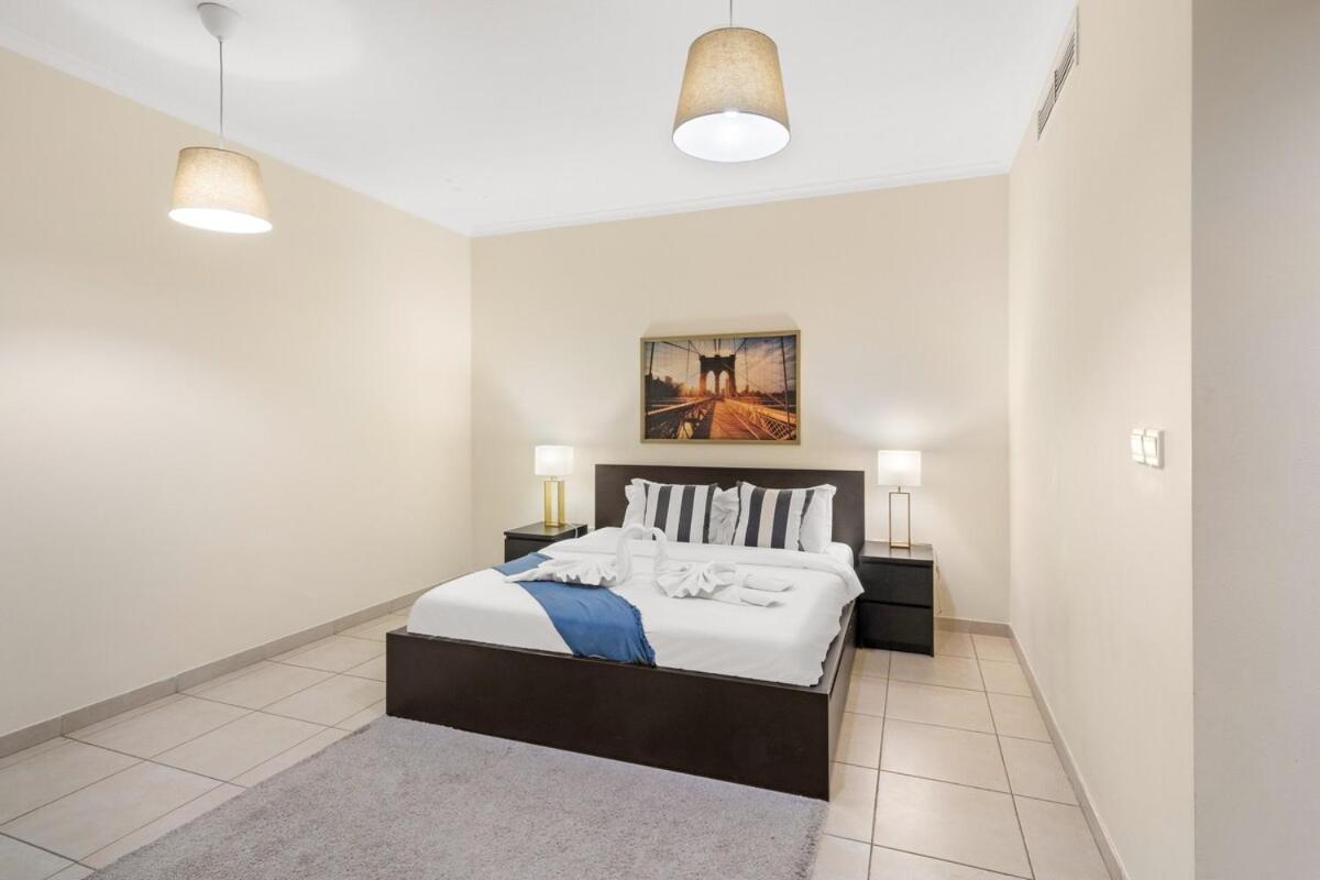 Apartment First Class 2br Burj Khalifa & Fountain View Dubai