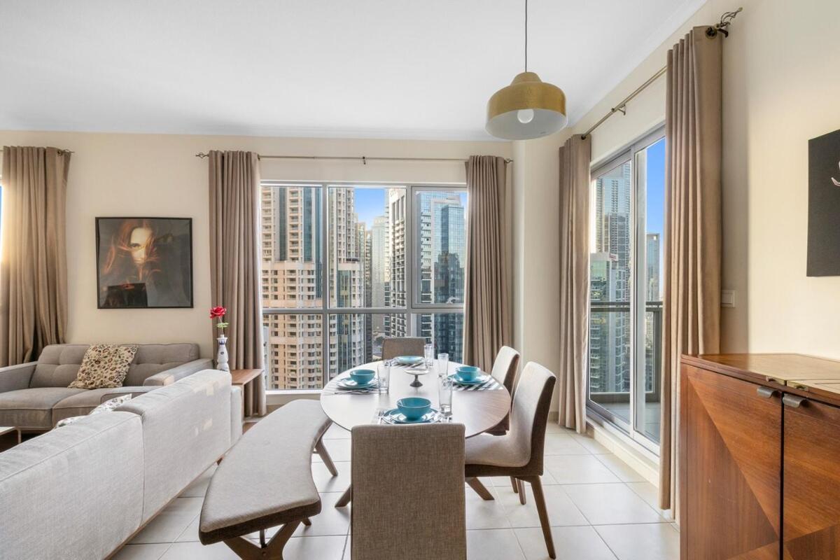 Apartment First Class 2br Burj Khalifa & Fountain View Dubai