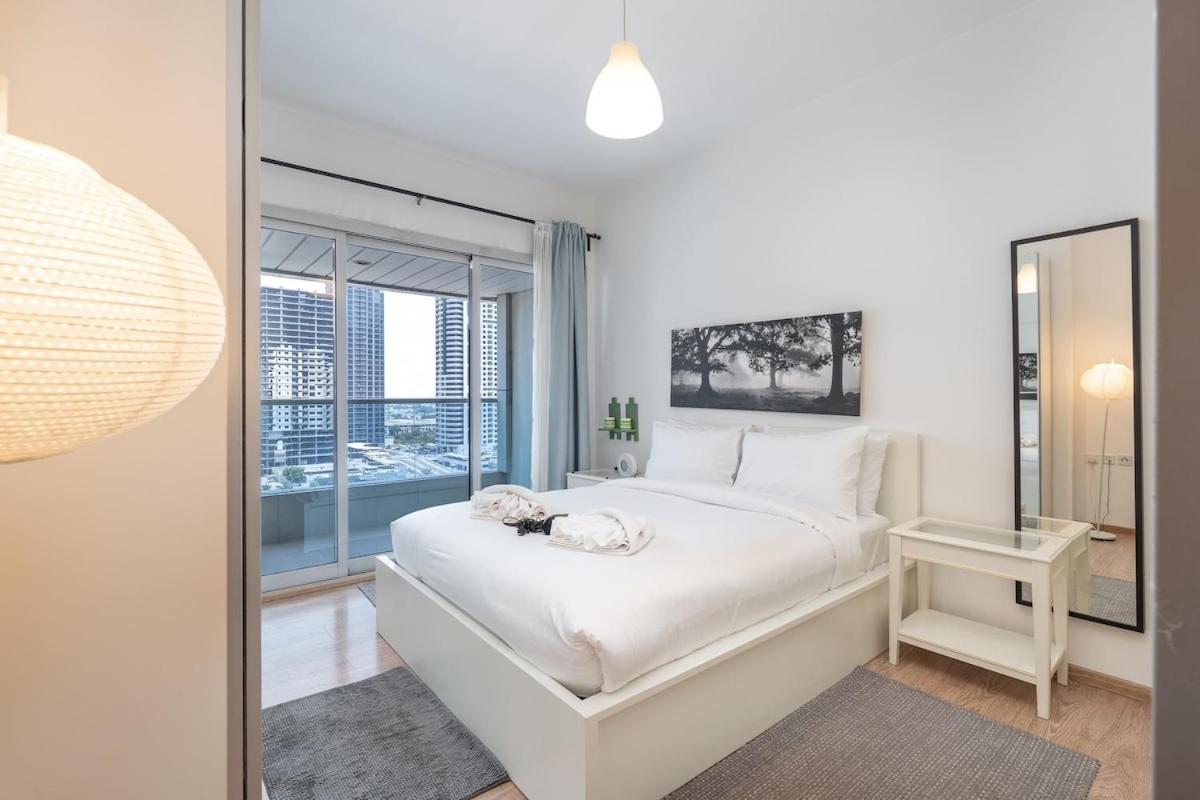 Cozy 1-bedroom Perfect For Couple In Marina Apartment