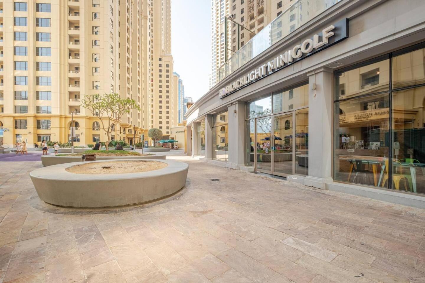 Stylish Beachside 3 Beds In Jbr Apartamento *