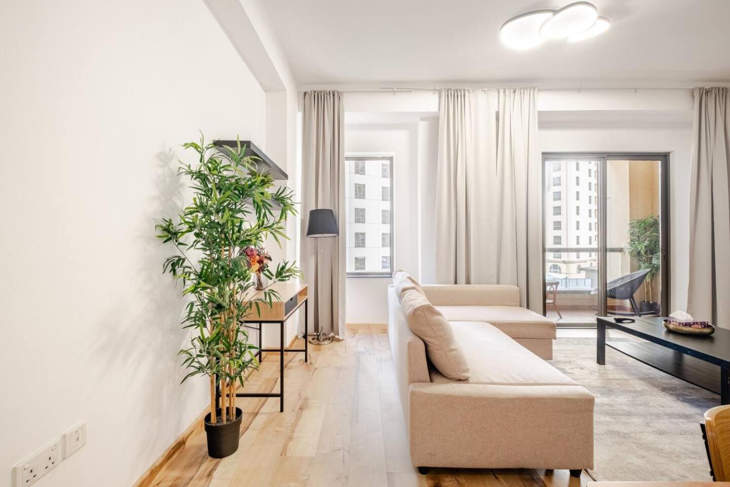Apartamento Stylish Beachside 3 Beds In Jbr *