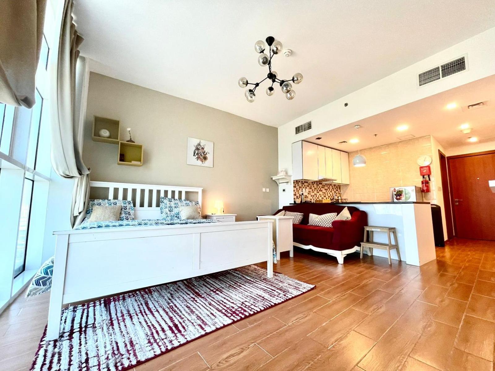 In Jumeriah Village Triangle District 2 Apartment *