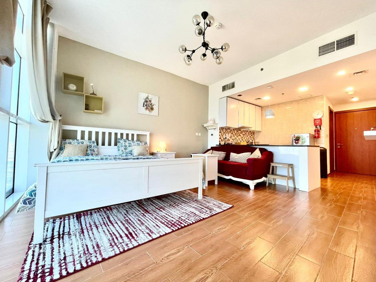 Apartment In Jumeriah Village Triangle District 2 *
