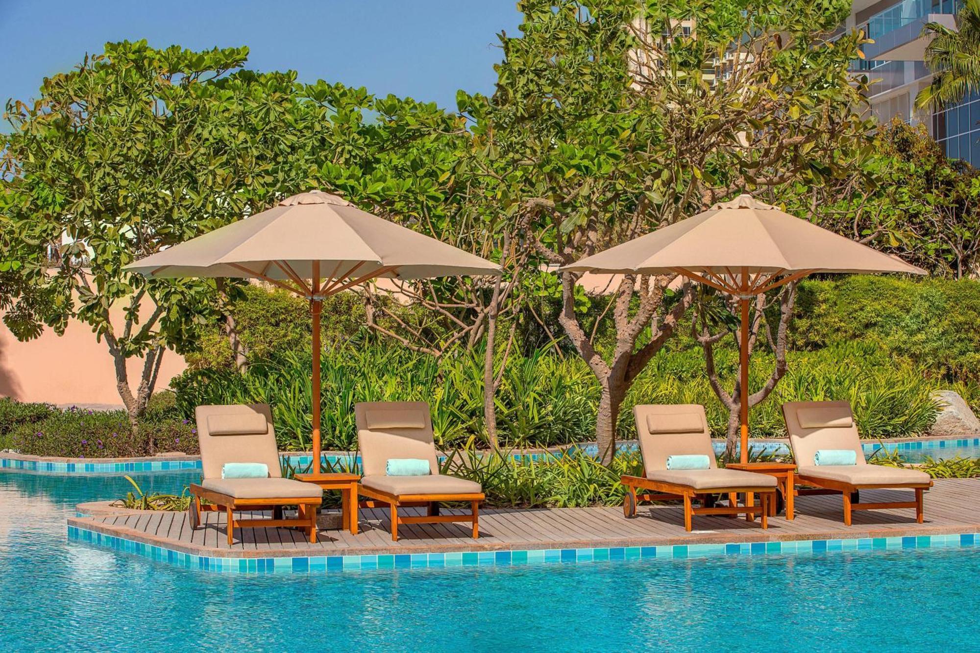 The Ritz-carlton,