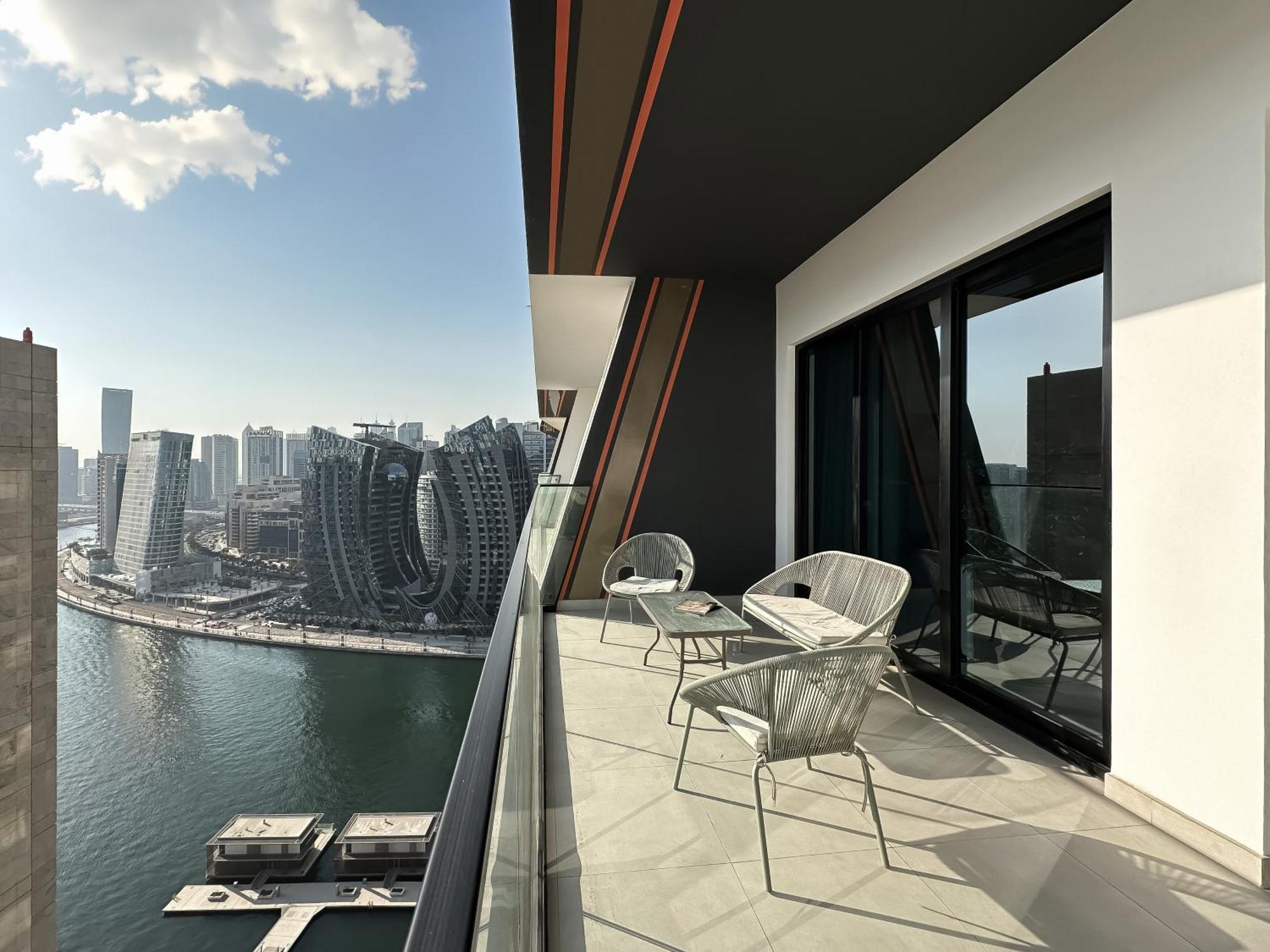 Apartment Trophy Sunny Honey Canal View & Infinty Pool