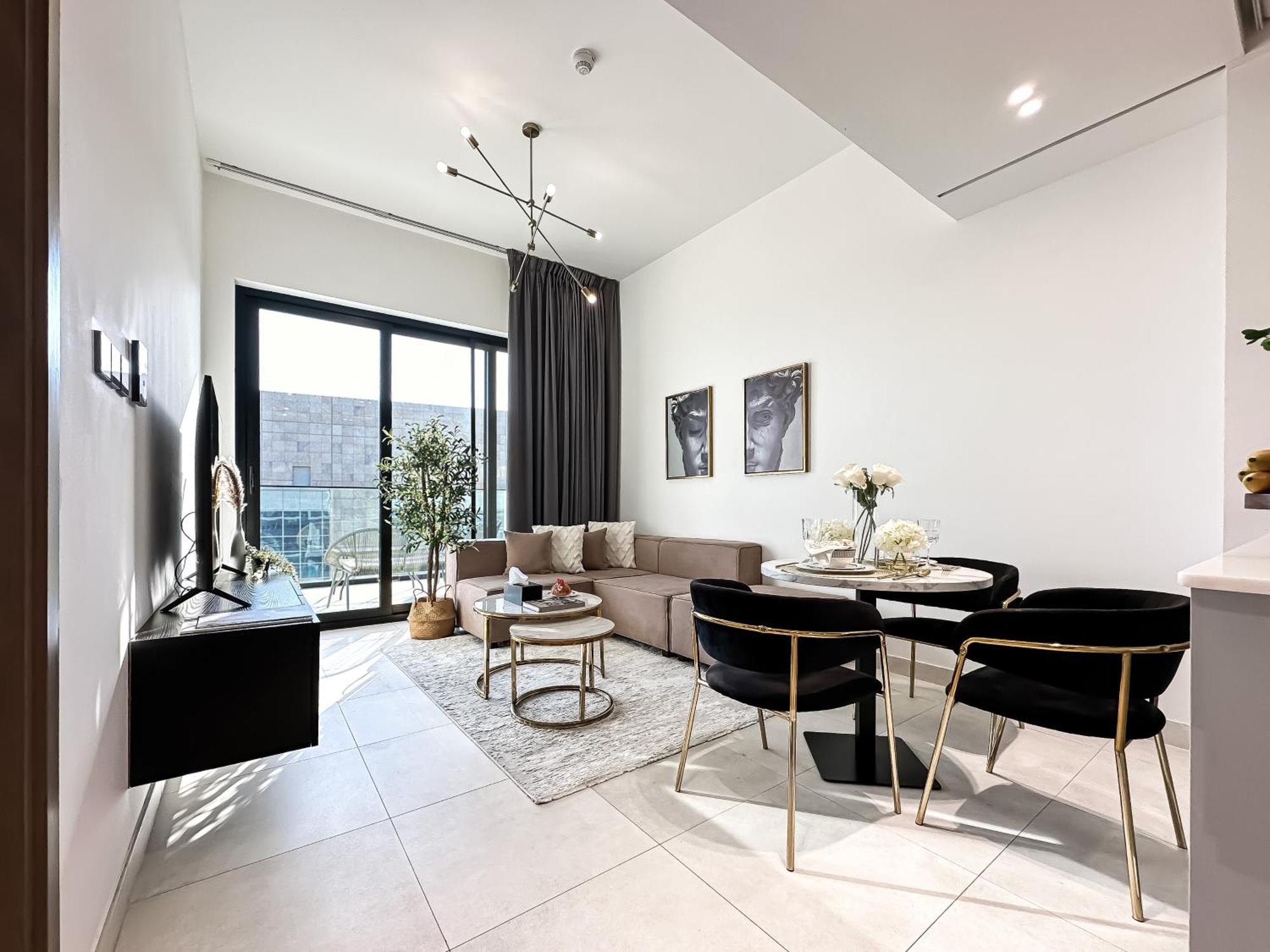 Trophy Sunny Honey Canal View & Infinty Pool Apartment