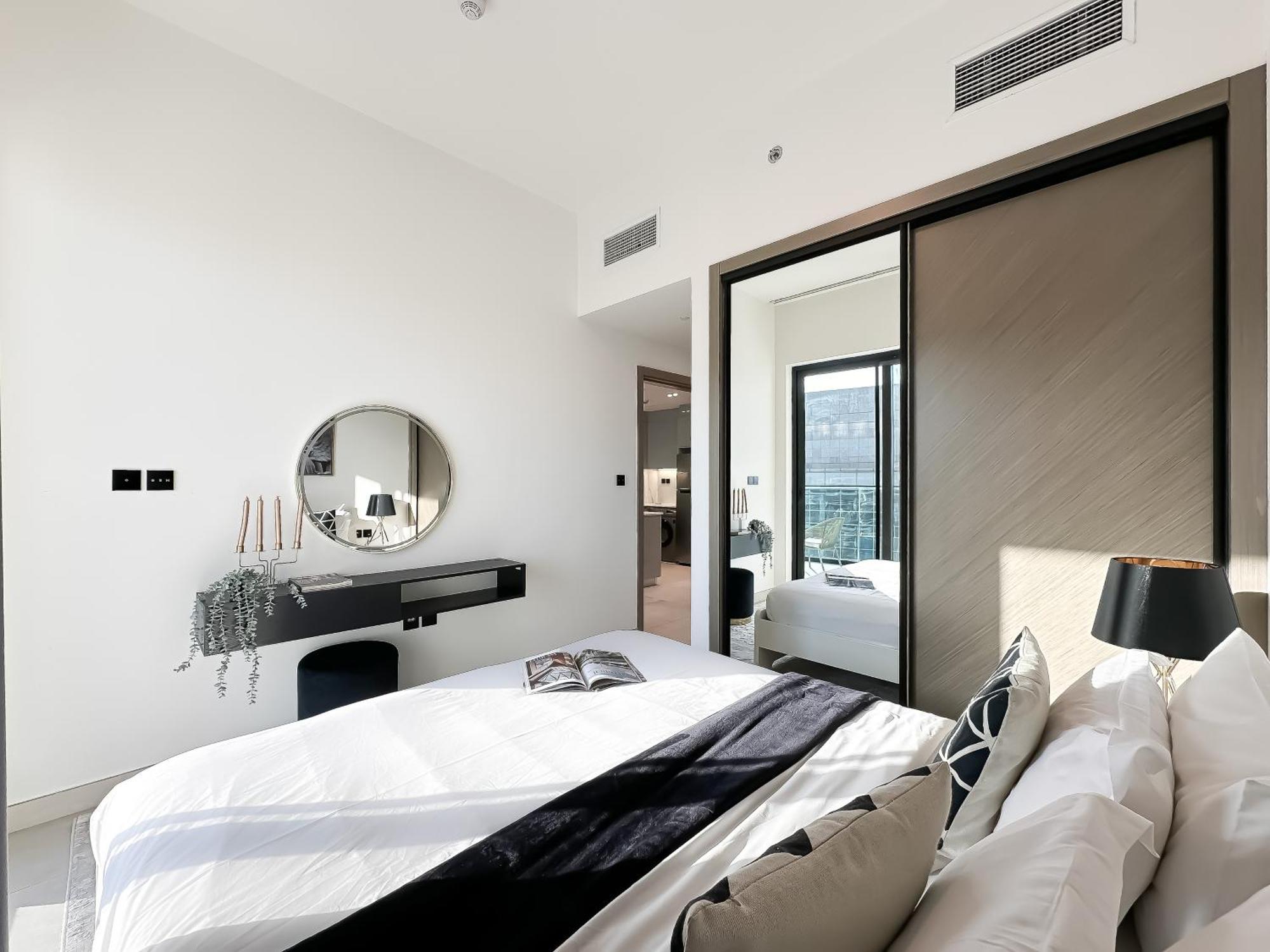 Trophy Sunny Honey Canal View & Infinty Pool Apartment *