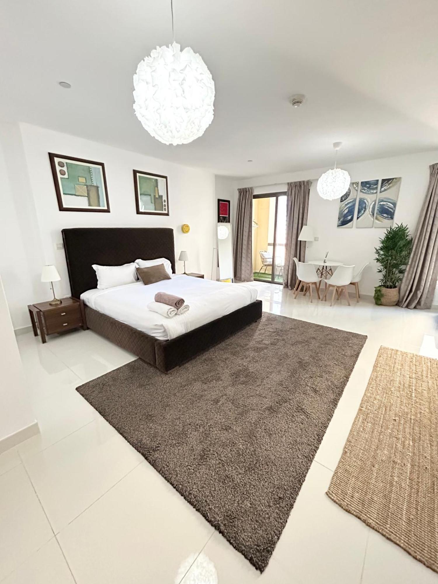Seaside Spacious With Vibrant Vibes In Jbr By Sweet Homes Apartment Dubai