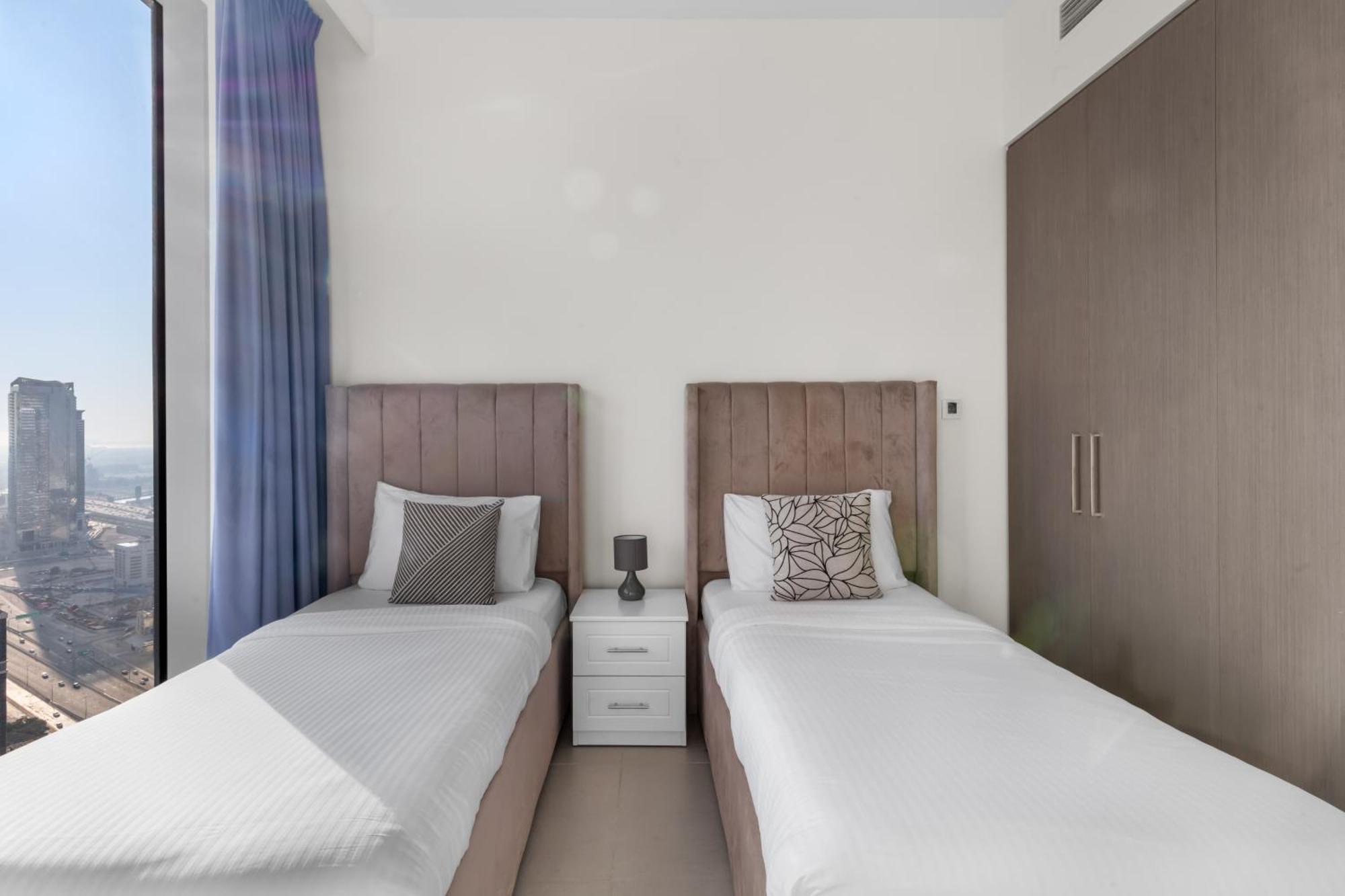 Luxury 4-bed Escape In Downtown That Sleeps 9 Apartamento Dubai