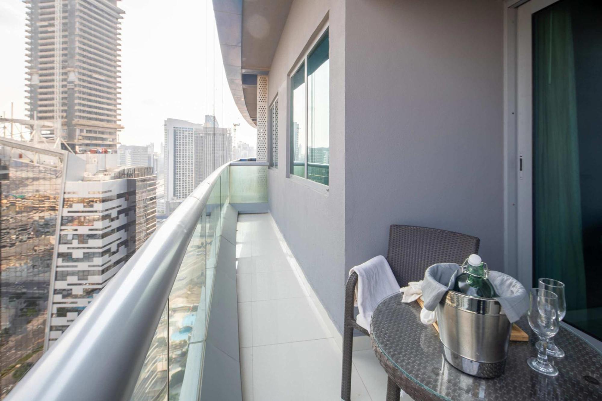 Apartment Frank Porter - The Signature Dubai